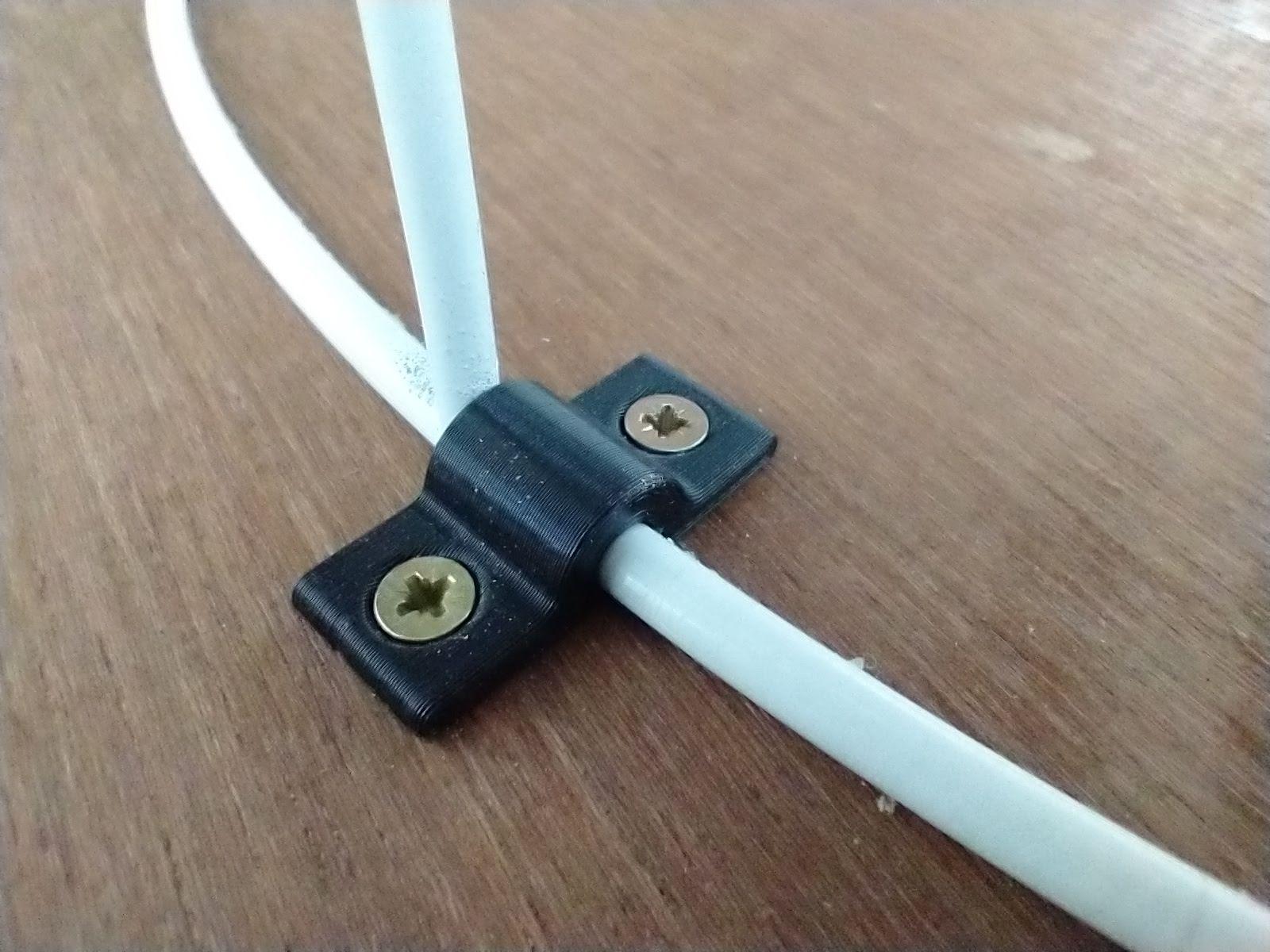 Wire Clip (5mm) 3d model