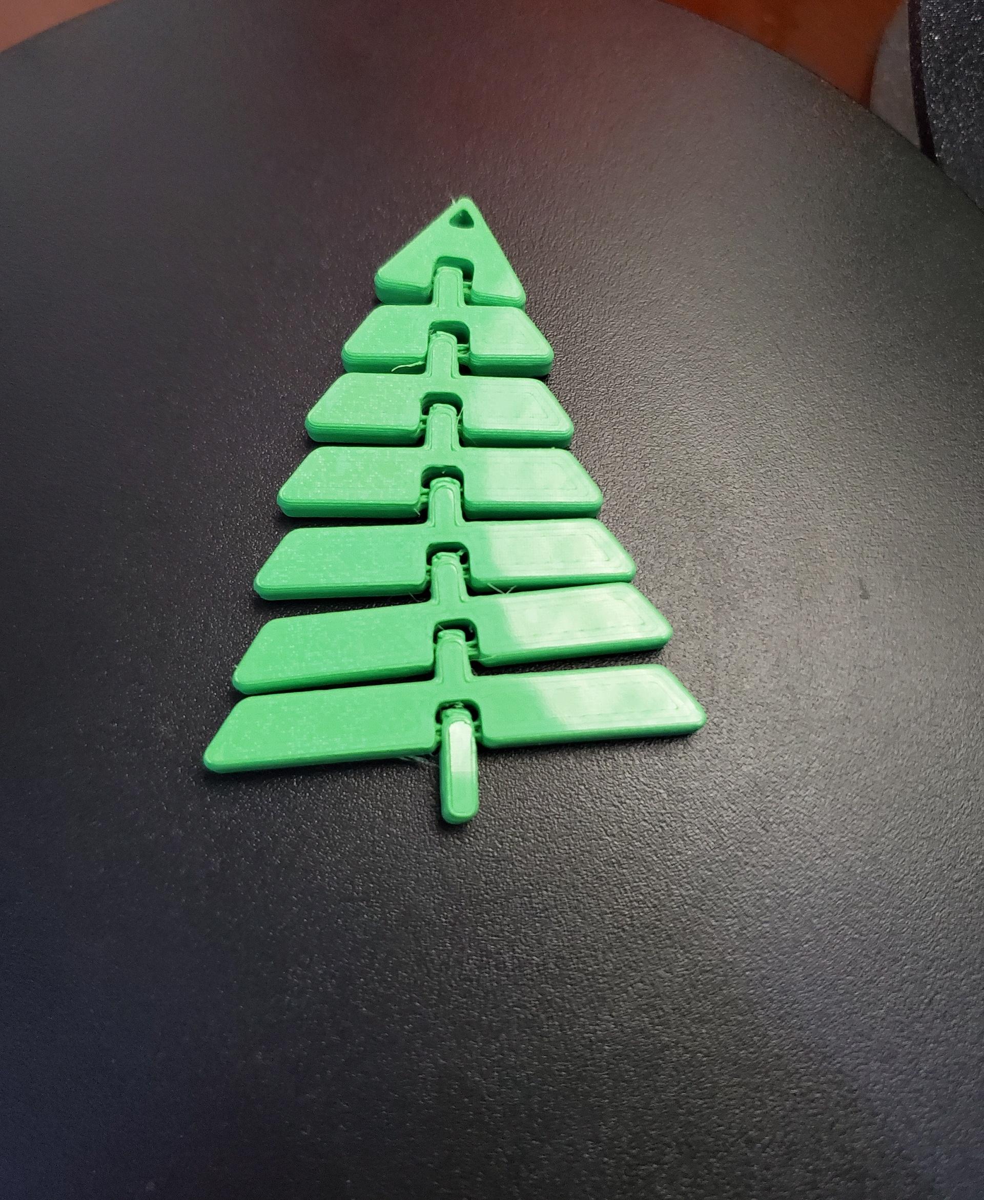 Articulated Christmas Tree Keychain - Print in place fidget toy - polyterra forest green - 3d model