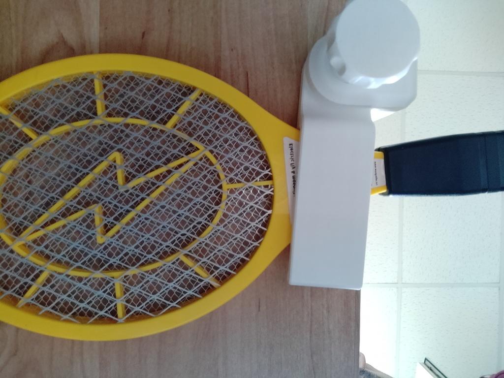 electric fly swatter CLAMPs 3d model