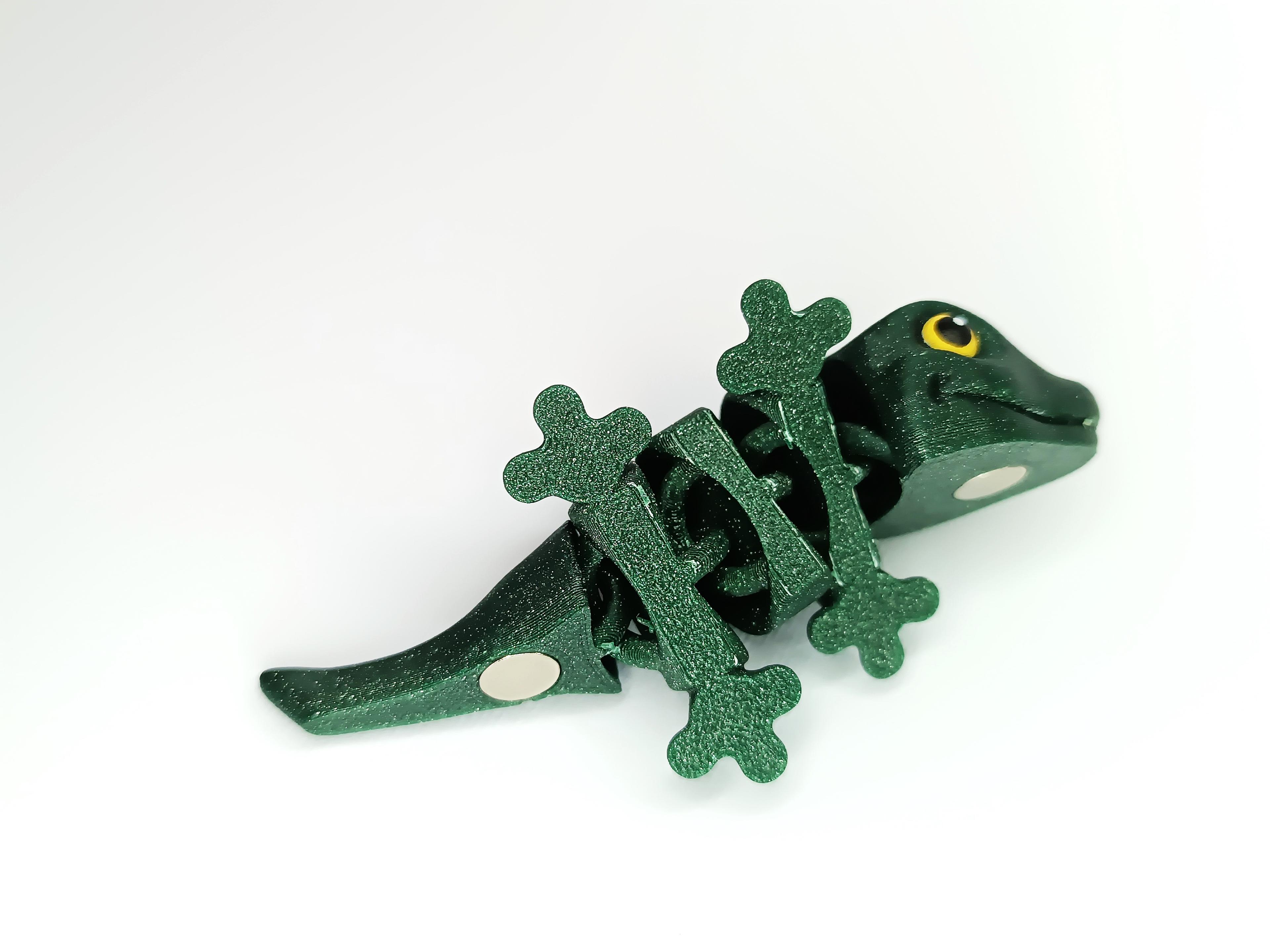  Cute Flexi Gecko (Keychain & Magnet) 3d model