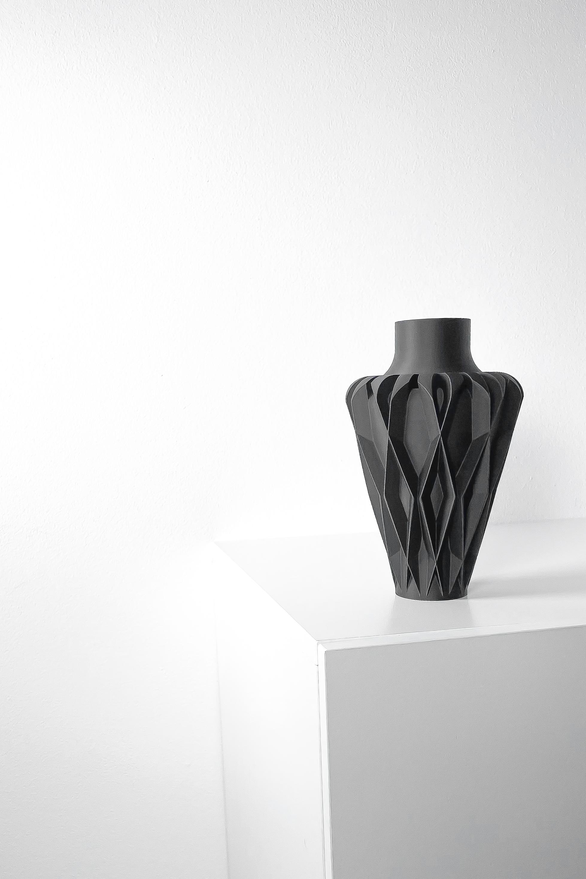 The Lunor Vase, Modern and Unique Home Decor for Dried and Flower Arrangements  | STL File 3d model