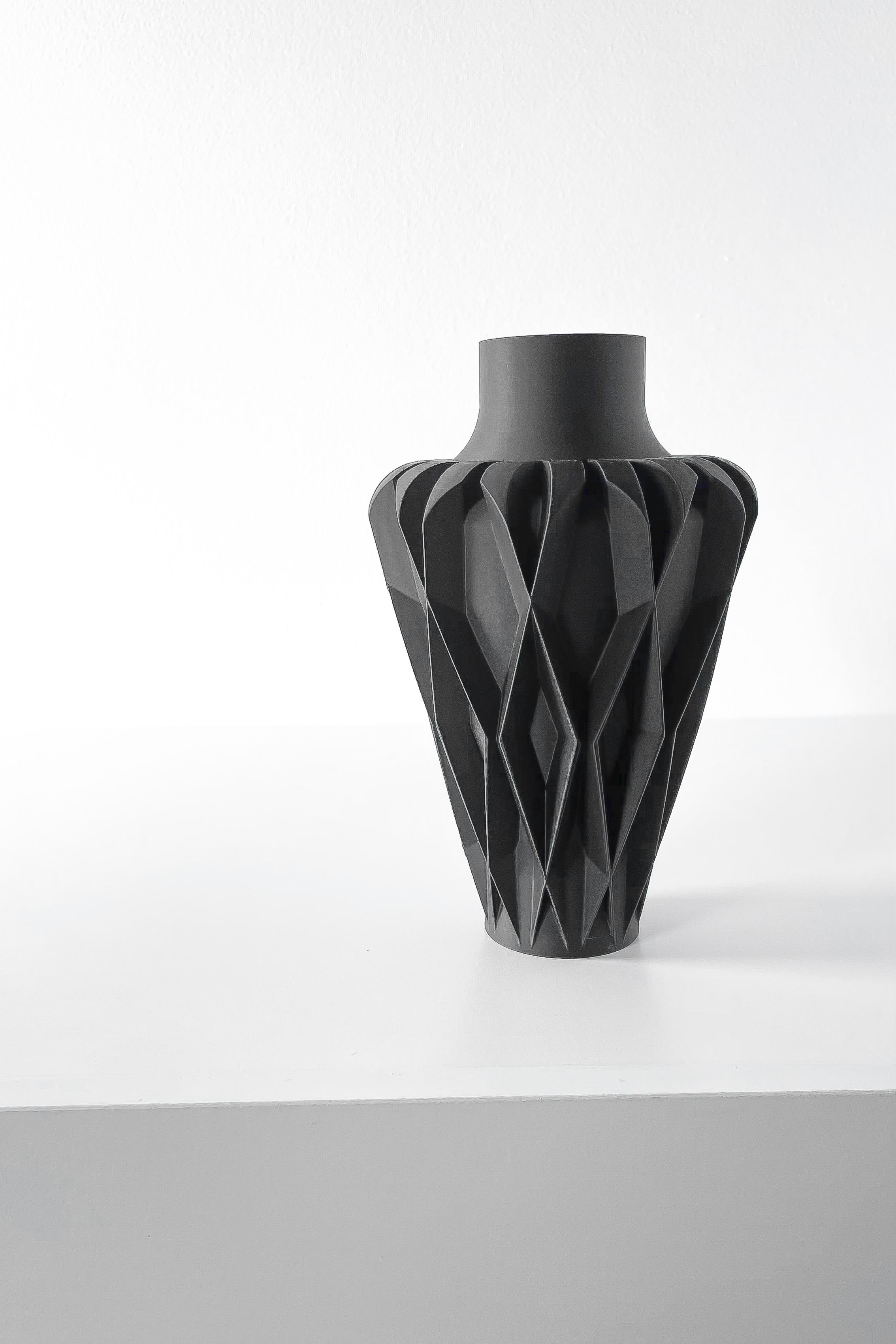 The Lunor Vase, Modern and Unique Home Decor for Dried and Flower Arrangements  | STL File 3d model