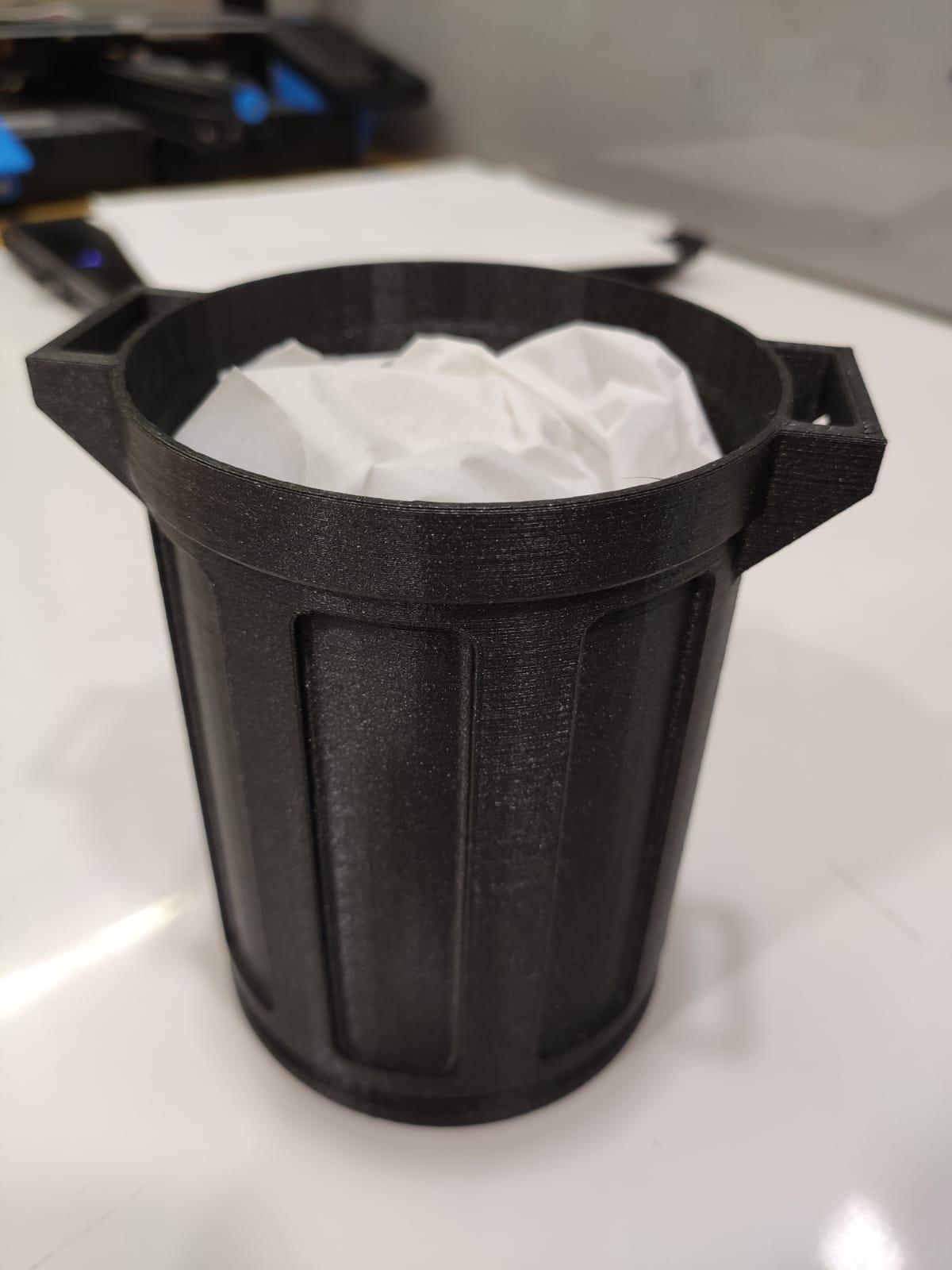 Trashcan with Lid - 3D model by Printed_By_Nis on Thangs