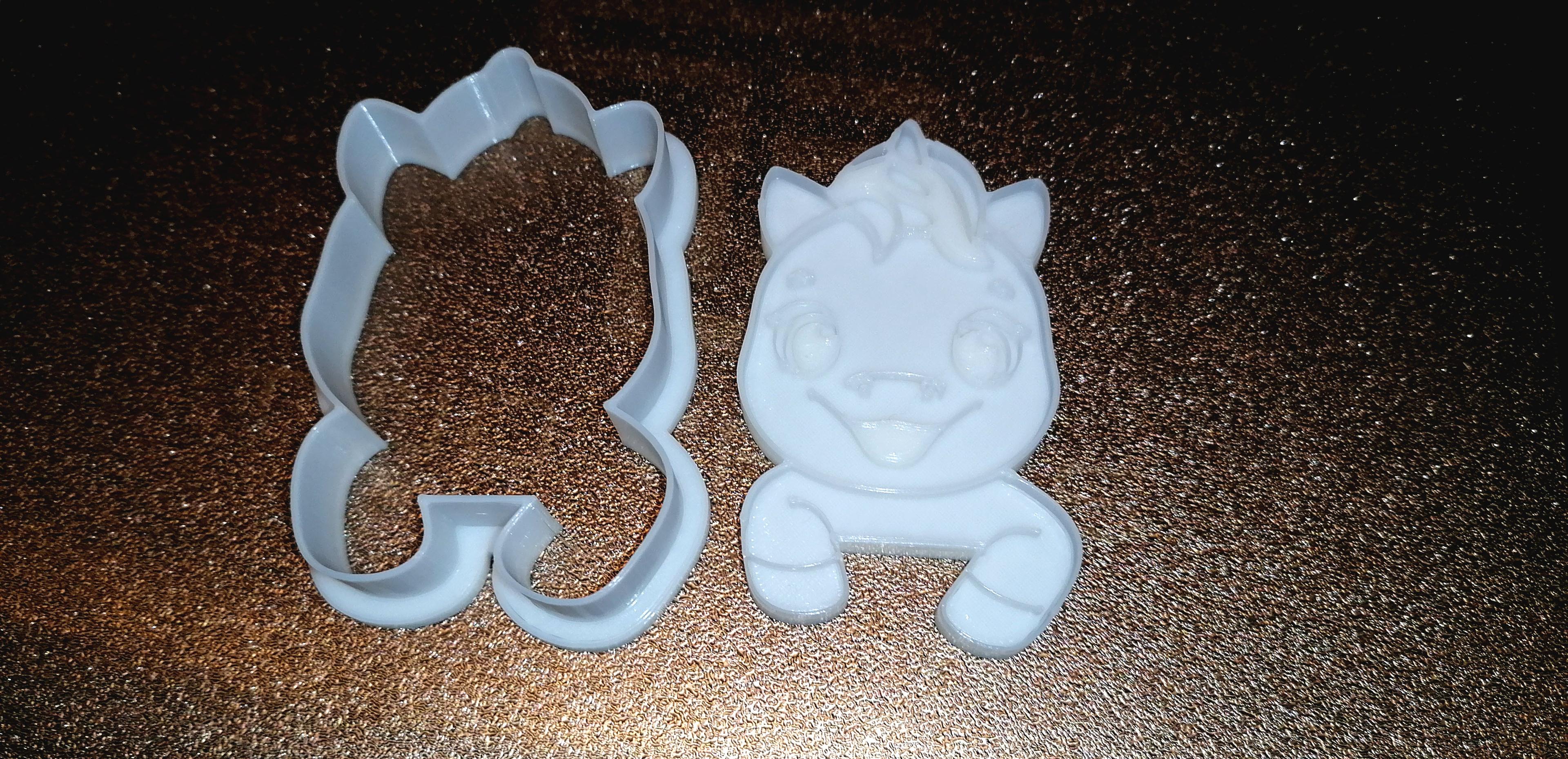 cookie cutter unicorn smiling 3d model