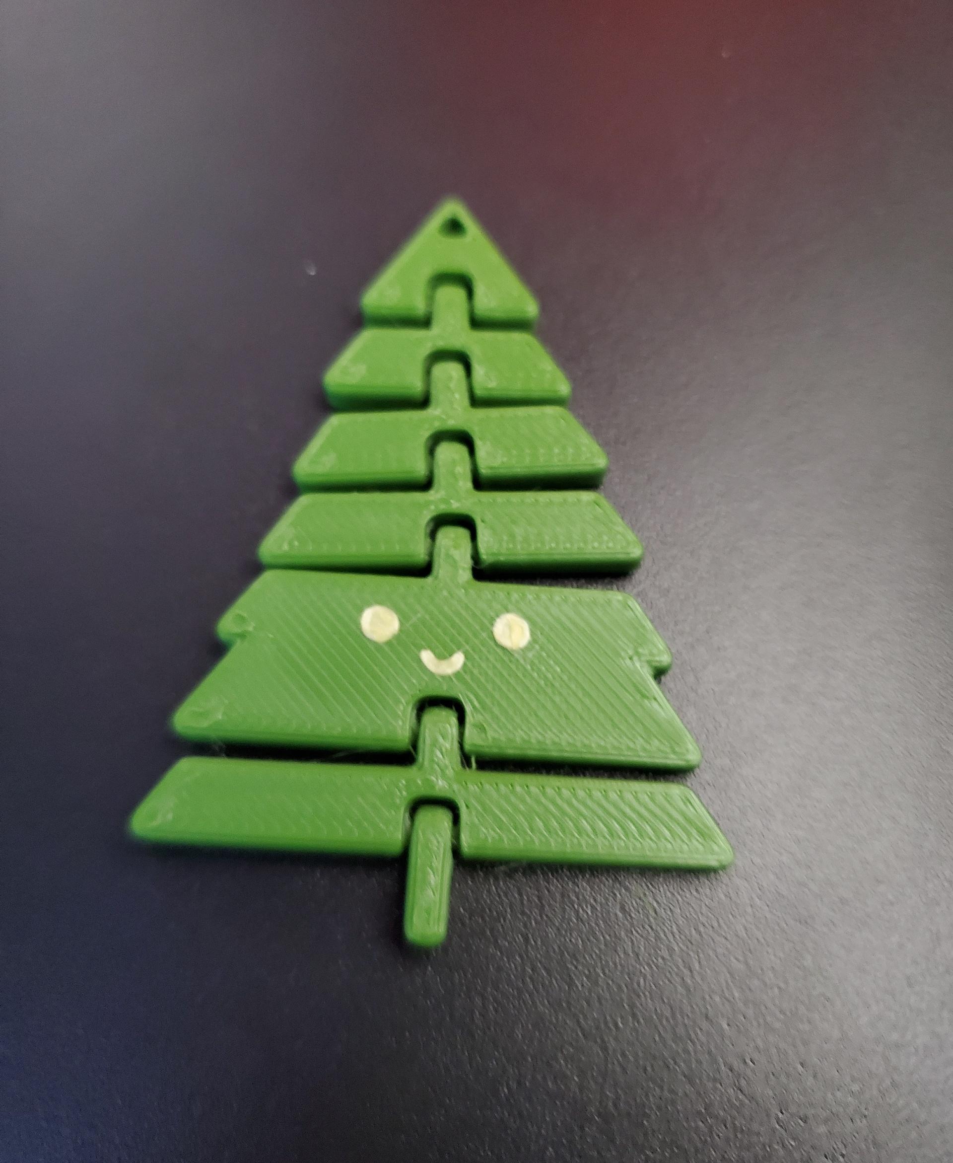 Articulated Kawaii Christmas Tree Keychain - Print in place fidget toy - 3mf - polymaker jungle green - 3d model