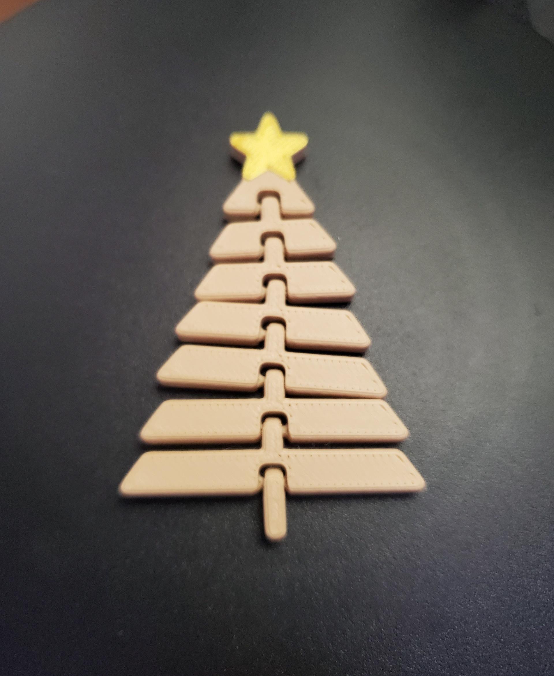 Articulated Christmas Tree with Star - Print in place fidget toy - 3mf - polyterra peanut - 3d model