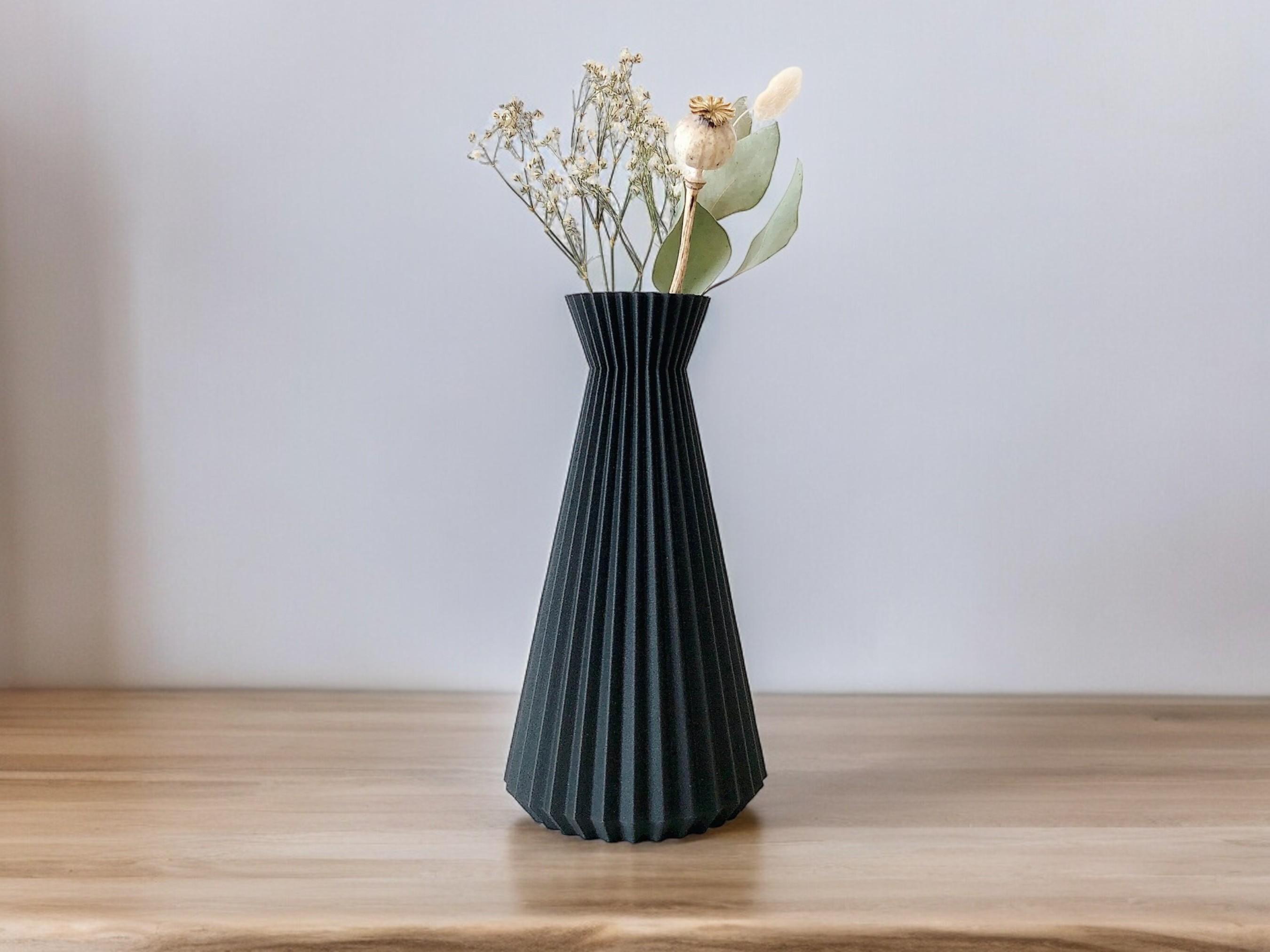 The Megaphone - A Botany Chic Vase 3d model