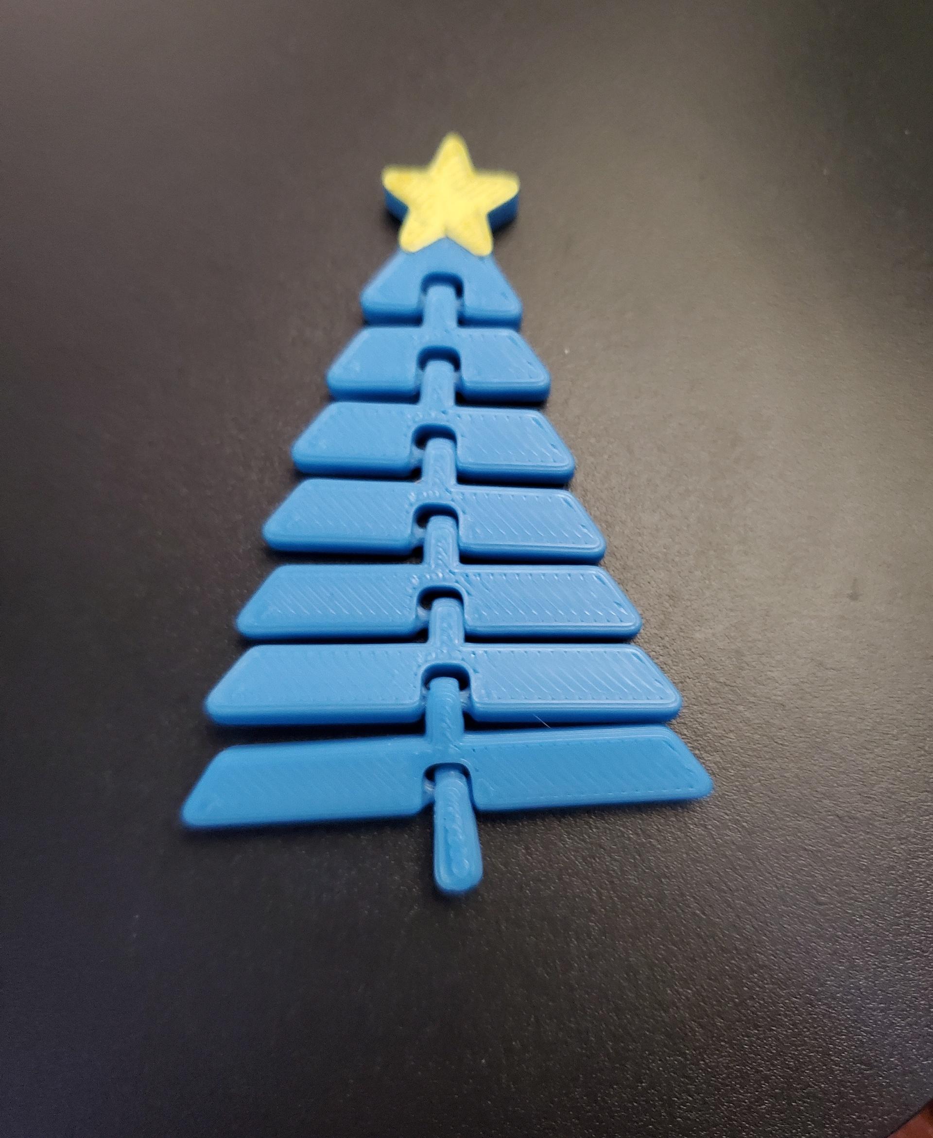 Articulated Christmas Tree with Star - Print in place fidget toy - 3mf - hobbyking sky blue - 3d model