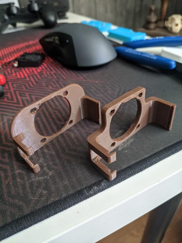 Raspberry Pi 4B Clip-on Fan Mount 30x30 - First version to the left, and V1.1 to the right. - 3d model