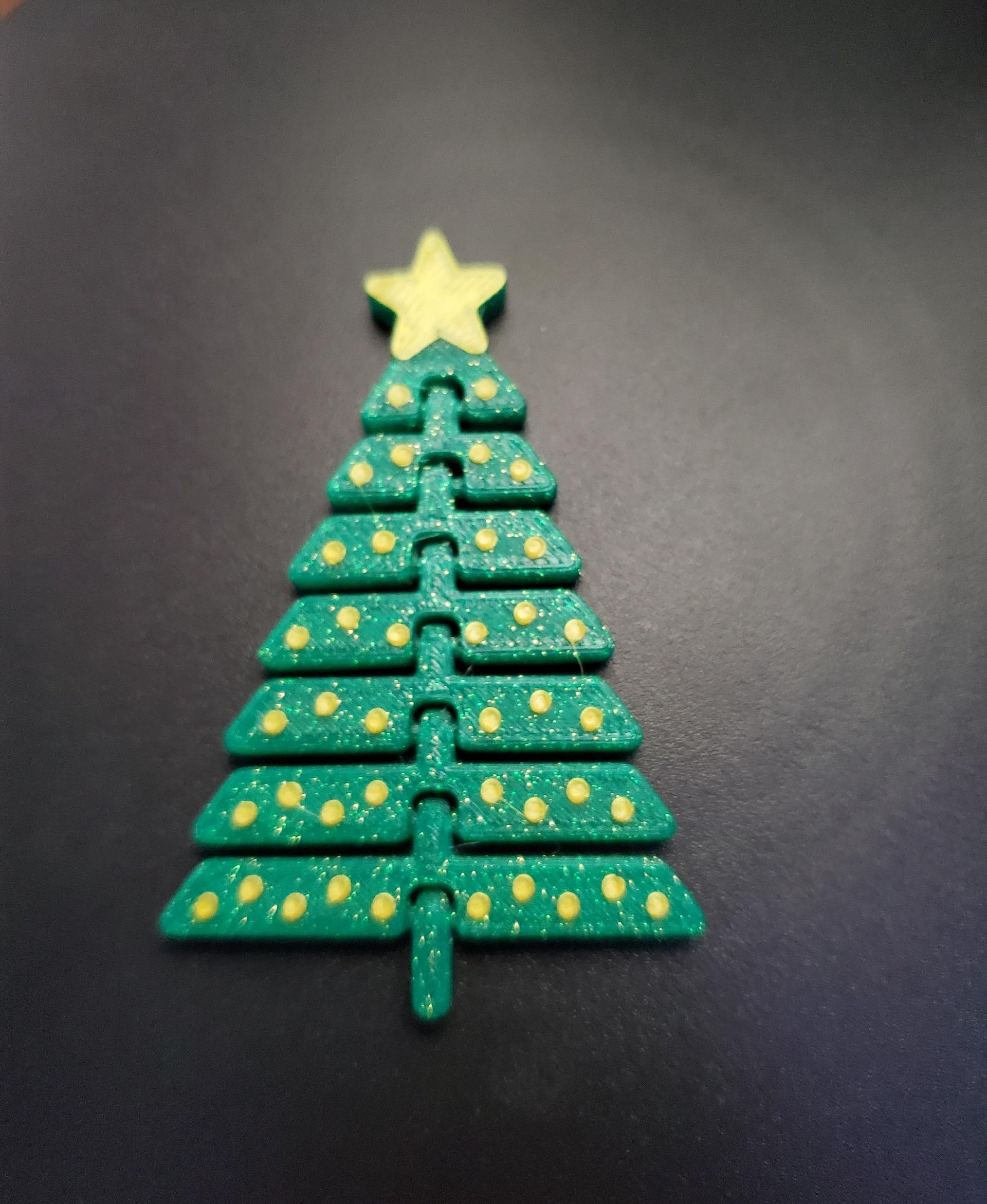 Articulated Christmas Tree with Star and Ornaments - Print in place fidget toys - 3mf - protopasta forest fantasy green - 3d model