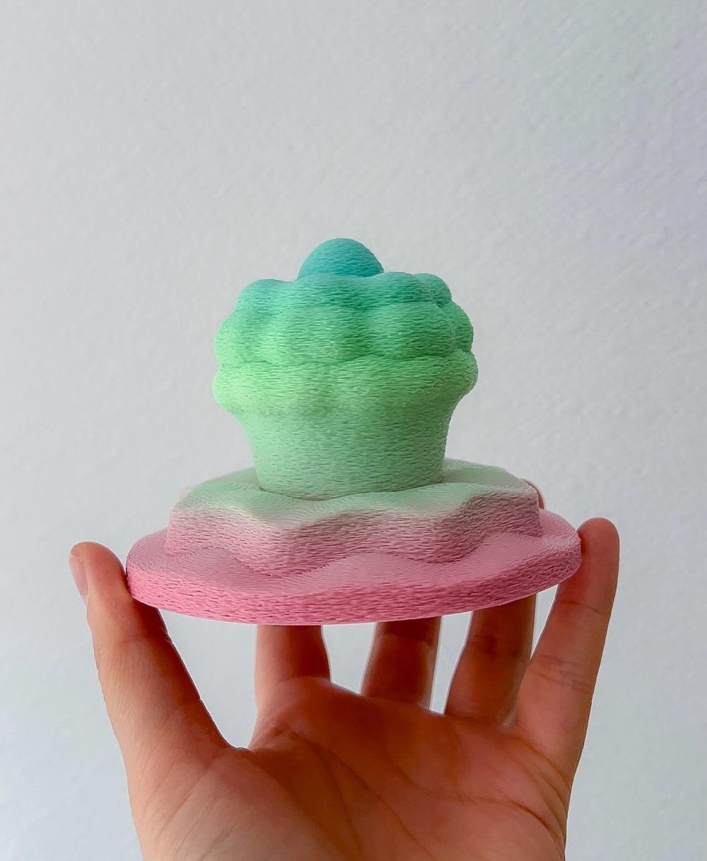 Sweettooth Cupcake - Fuzzy skin!
Isanmate rainbow filament.  - 3d model