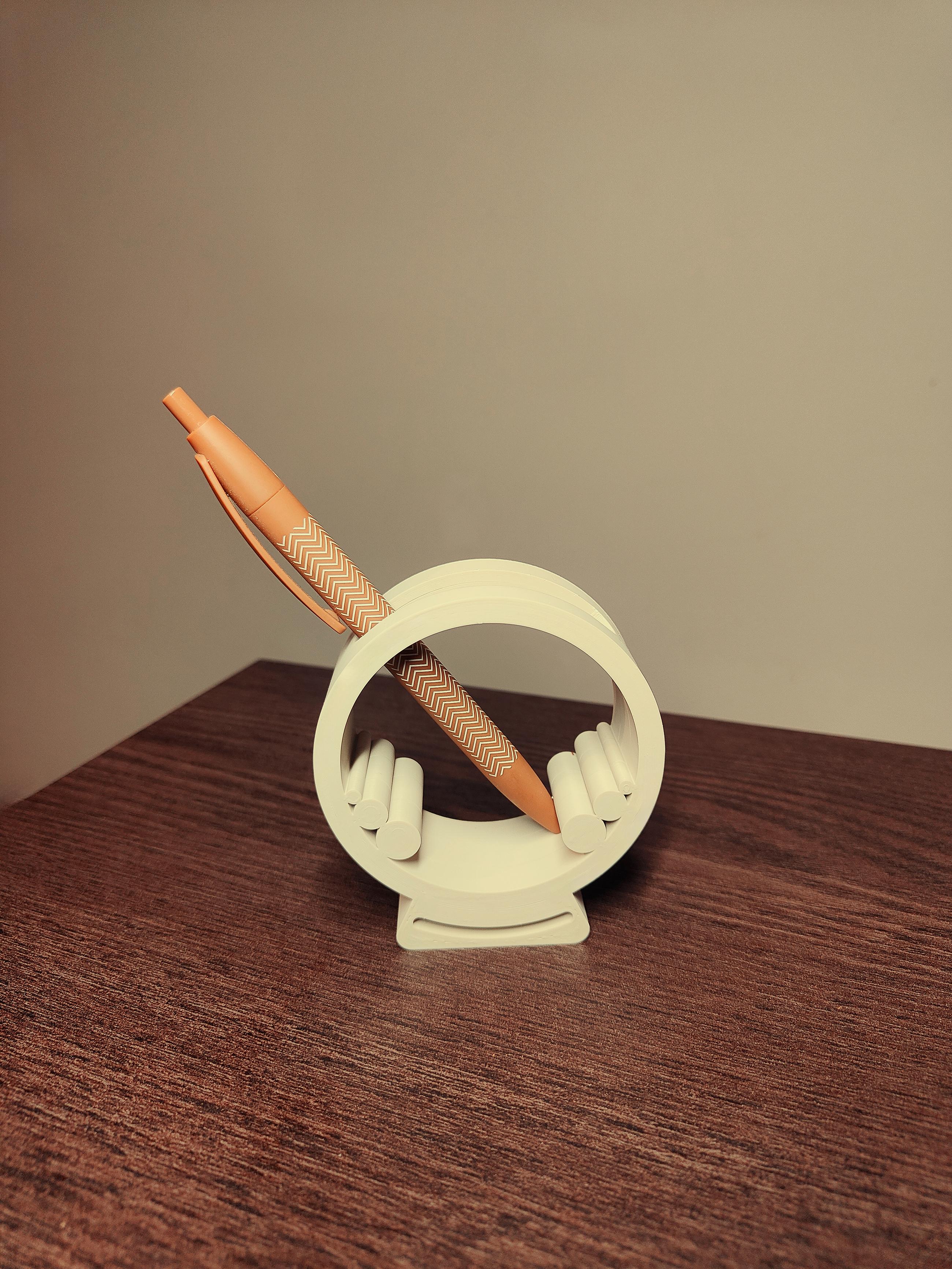 Roundish Pen Holder 3d model