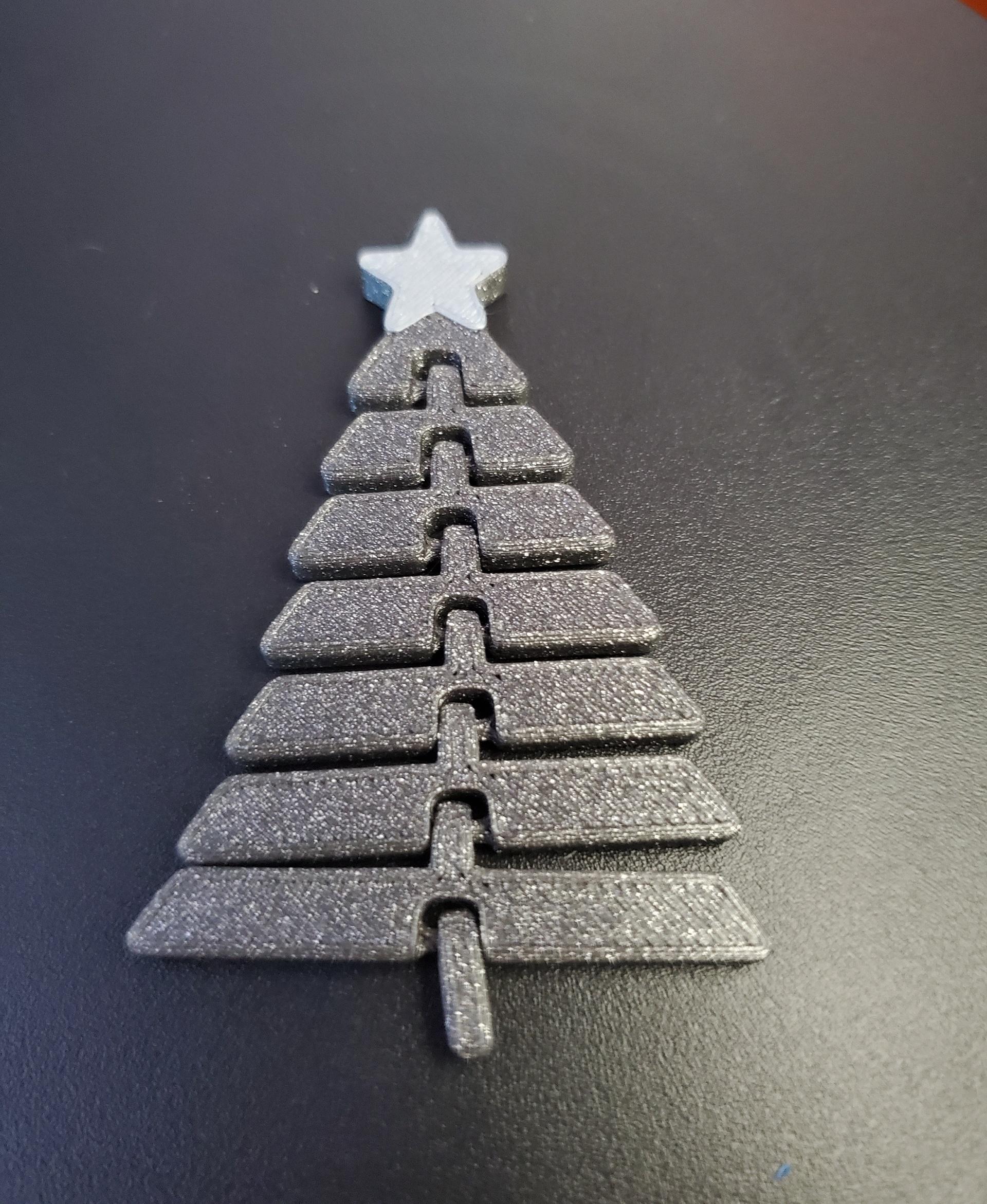 Articulated Christmas Tree with Star - Print in place fidget toy - 3mf - hobbyking glitter grey - 3d model