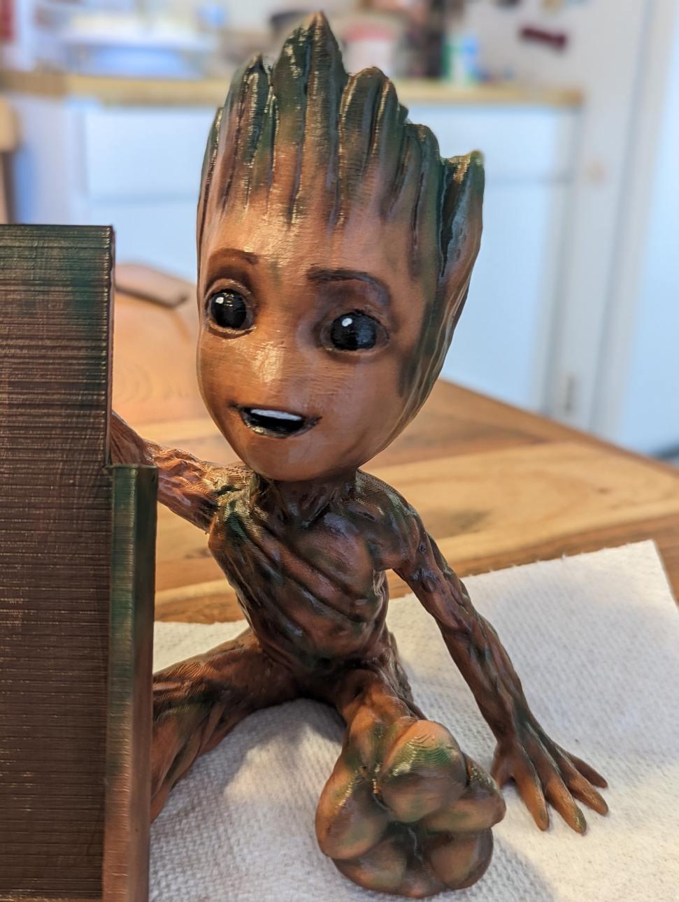 Groot_Pixel Stand Final 2.3mf - Airbrush painted w acrylics - 3d model