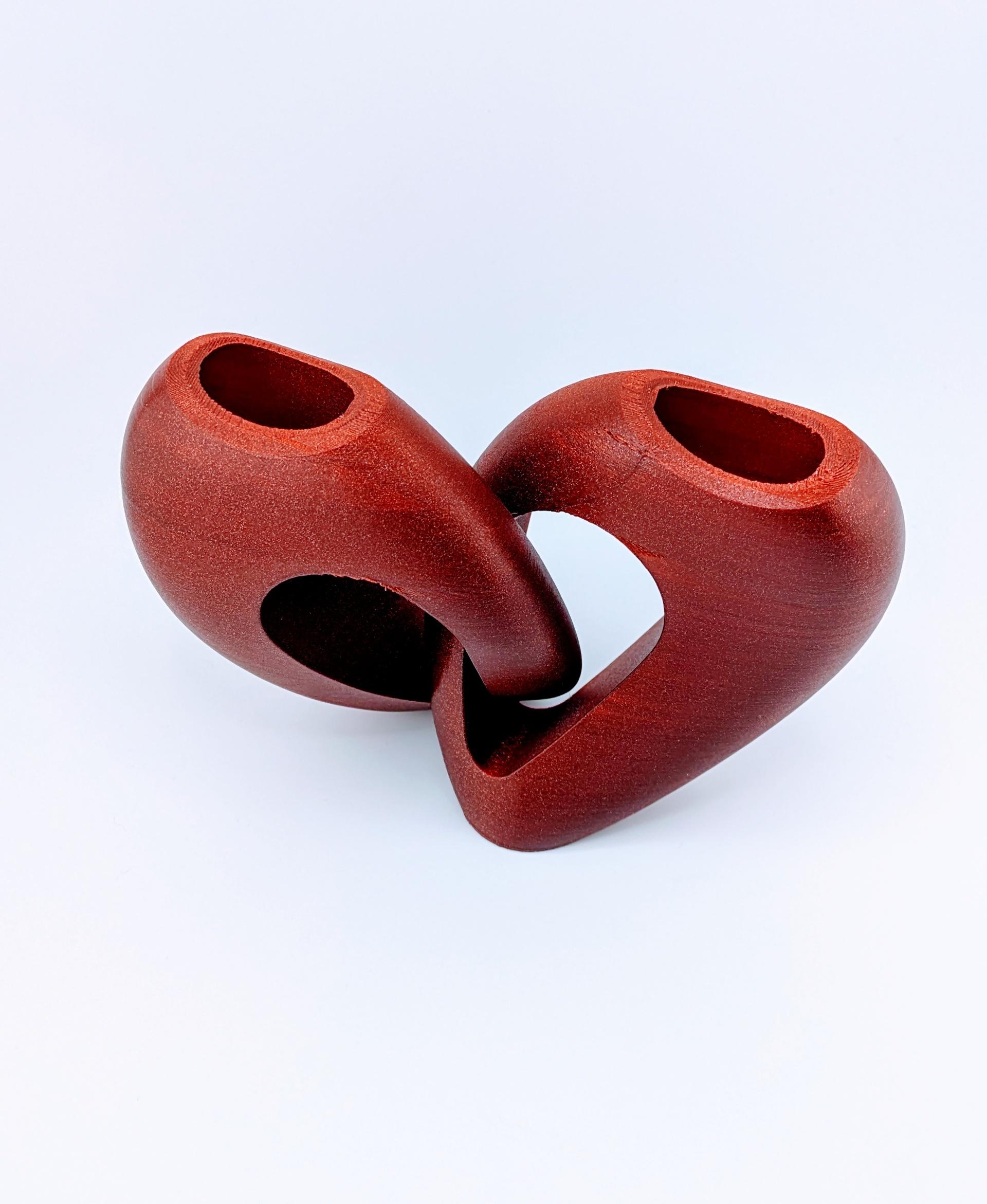 Entwined Heart Vase 3d model