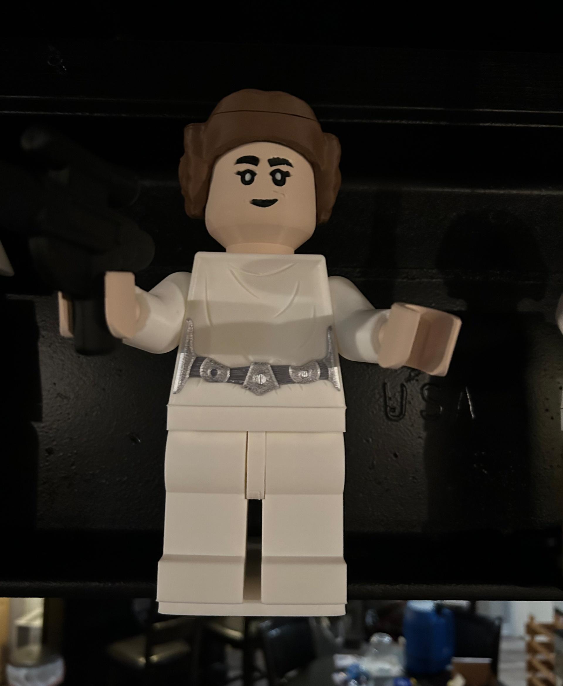 Princess Leia (6:1 LEGO-inspired brick figure, NO MMU/AMS, NO supports, NO glue) - On the iBeam with the rest of the Rebels - 3d model
