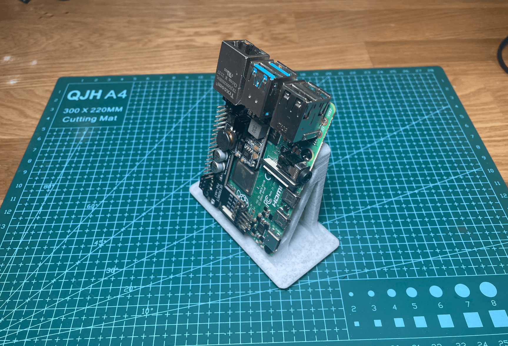 Gridfinity Raspberry Pi stand 3d model