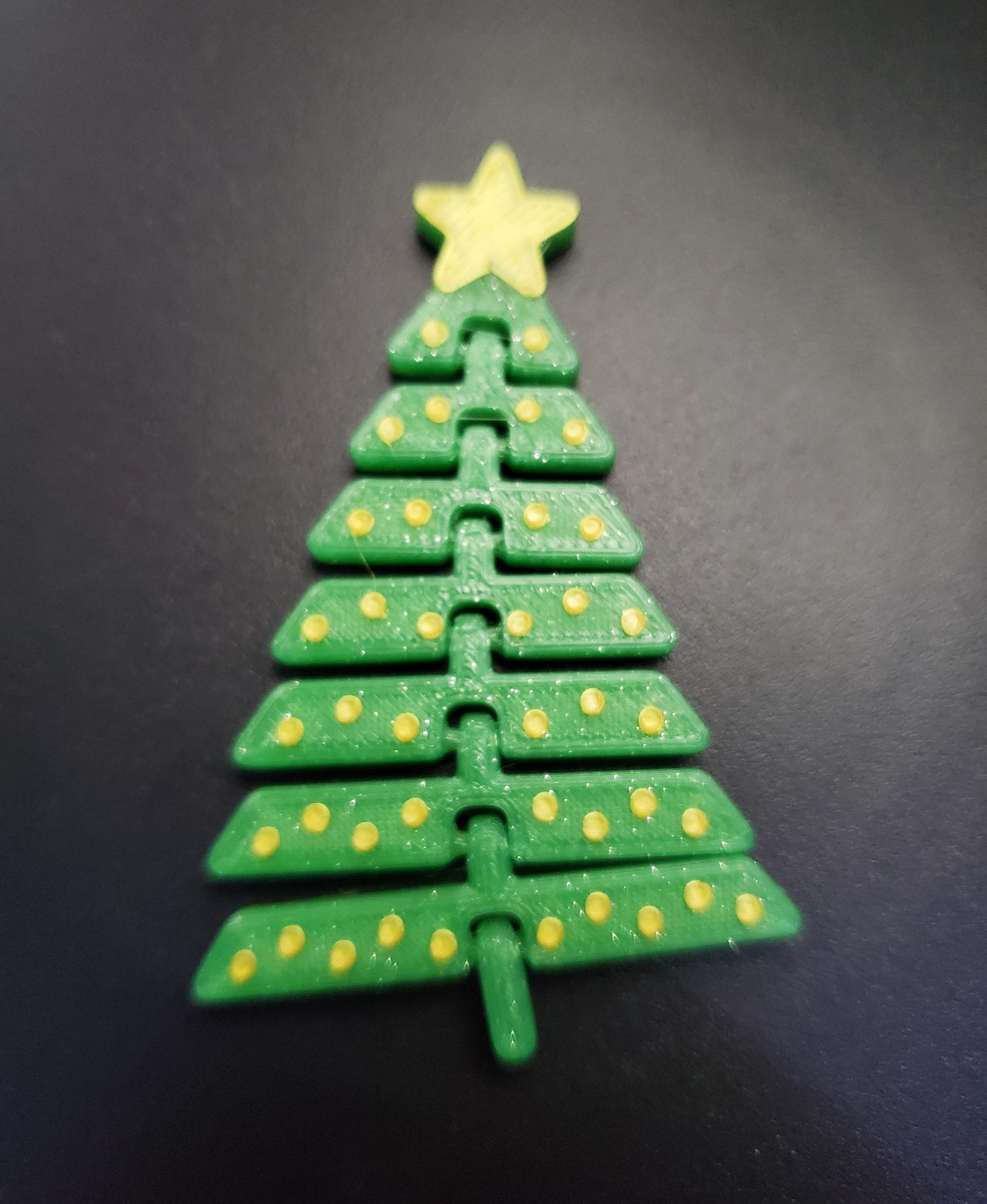 Articulated Christmas Tree with Star and Ornaments - Print in place fidget toys - 3mf - protopasta fleck n forest green - 3d model