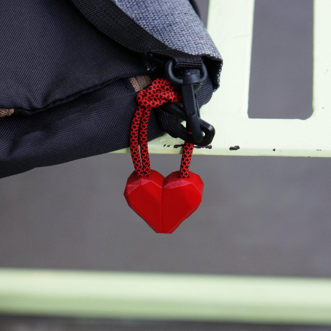 Zipper Pull - Low Poly Heart 3d model