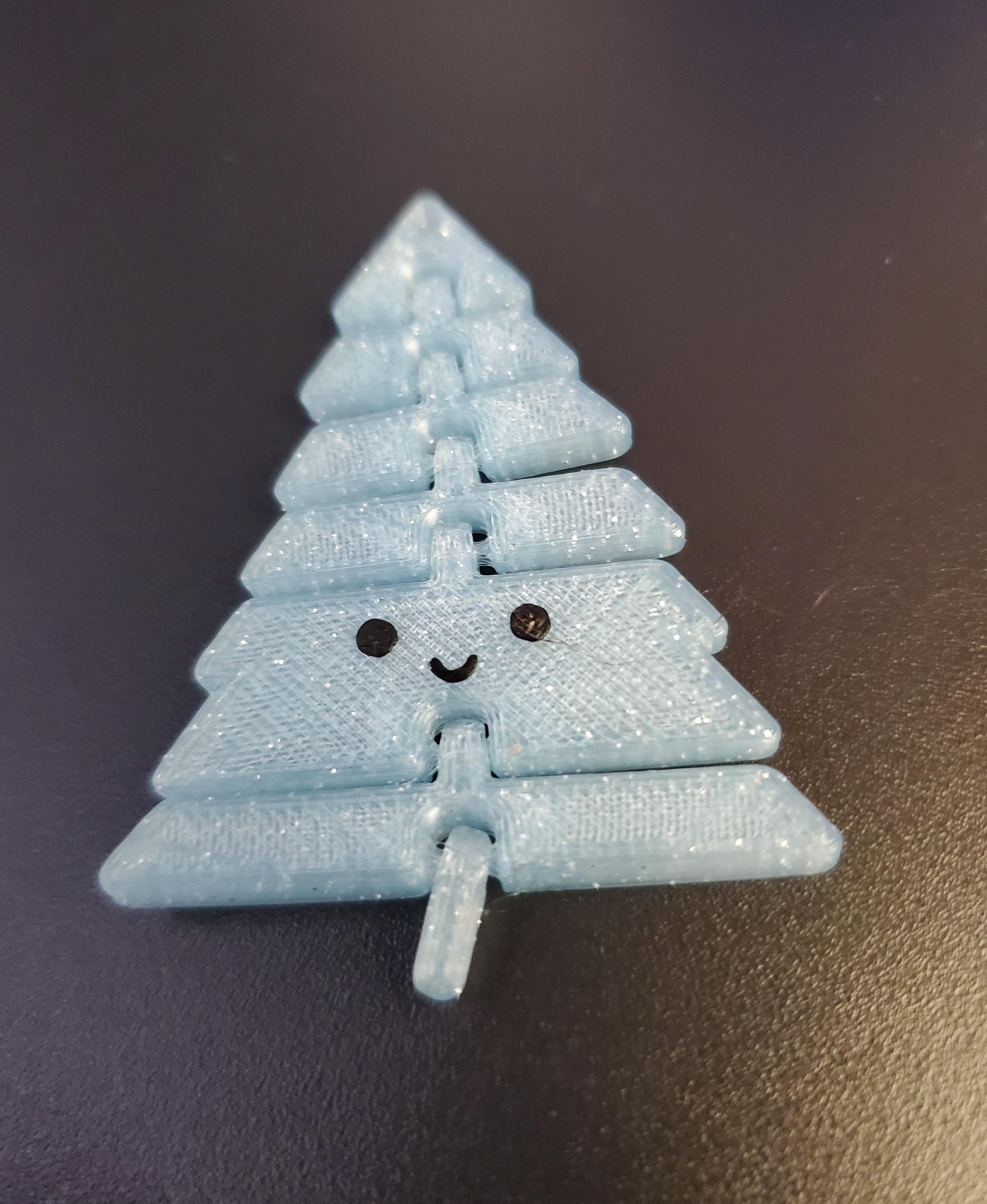 Articulated Kawaii Christmas Tree Keychain - Print in place fidget toy - 3mf - Jayo Twinkle blue - 3d model