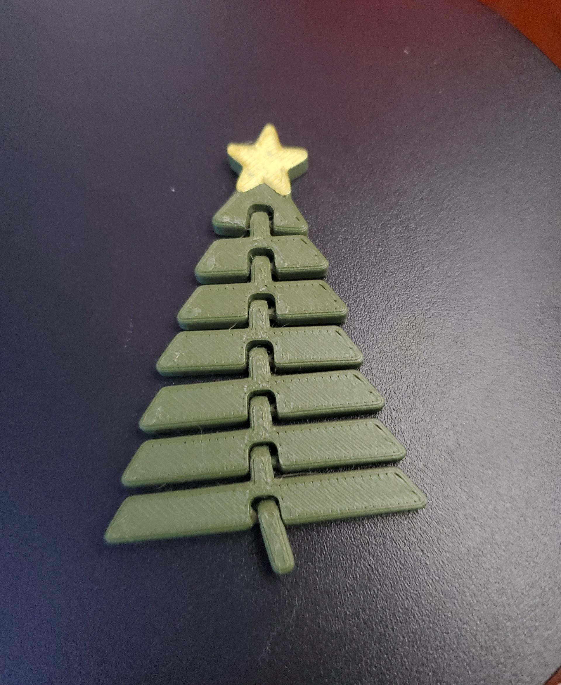 Articulated Christmas Tree with Star - Print in place fidget toy - 3mf - polyterra dark army green - 3d model