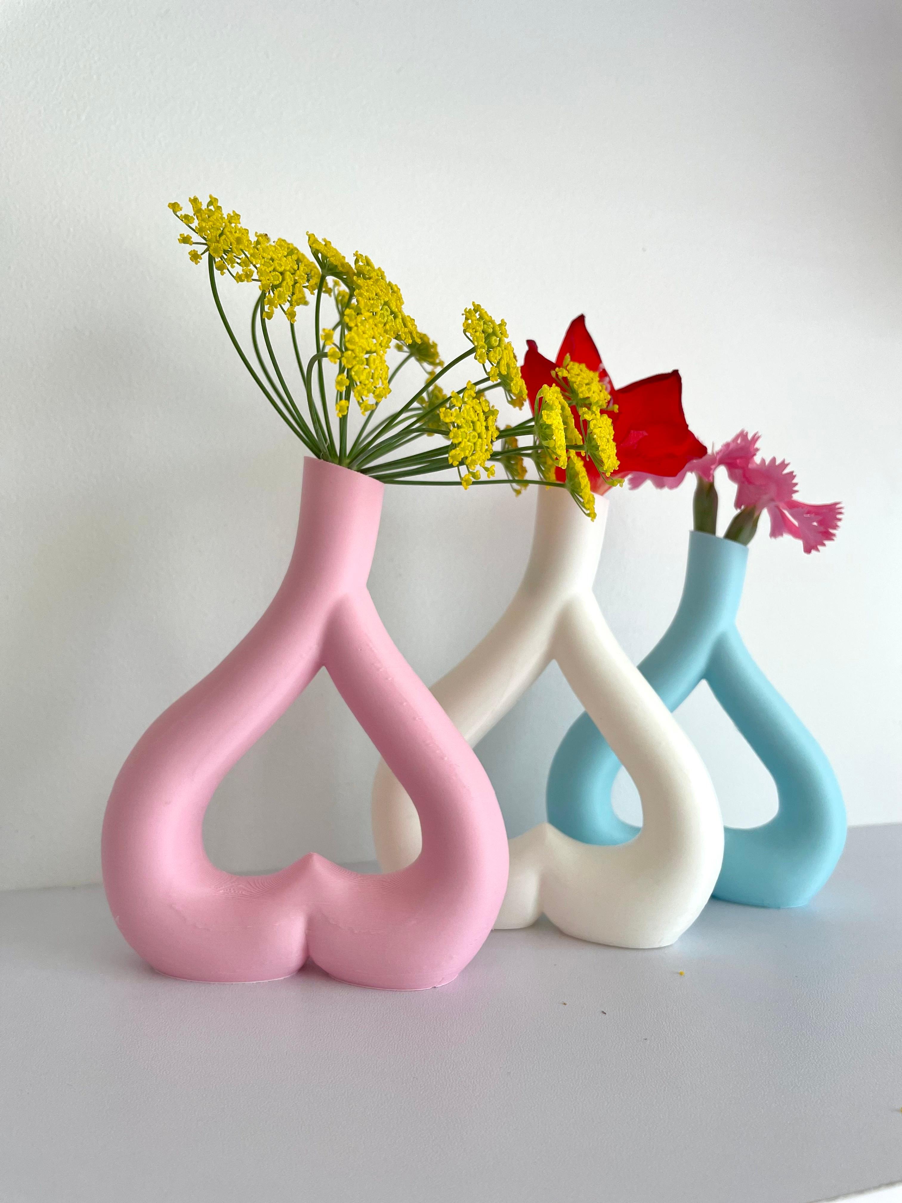 Heart Shaped Vase For Flowers / No Supports 3d model