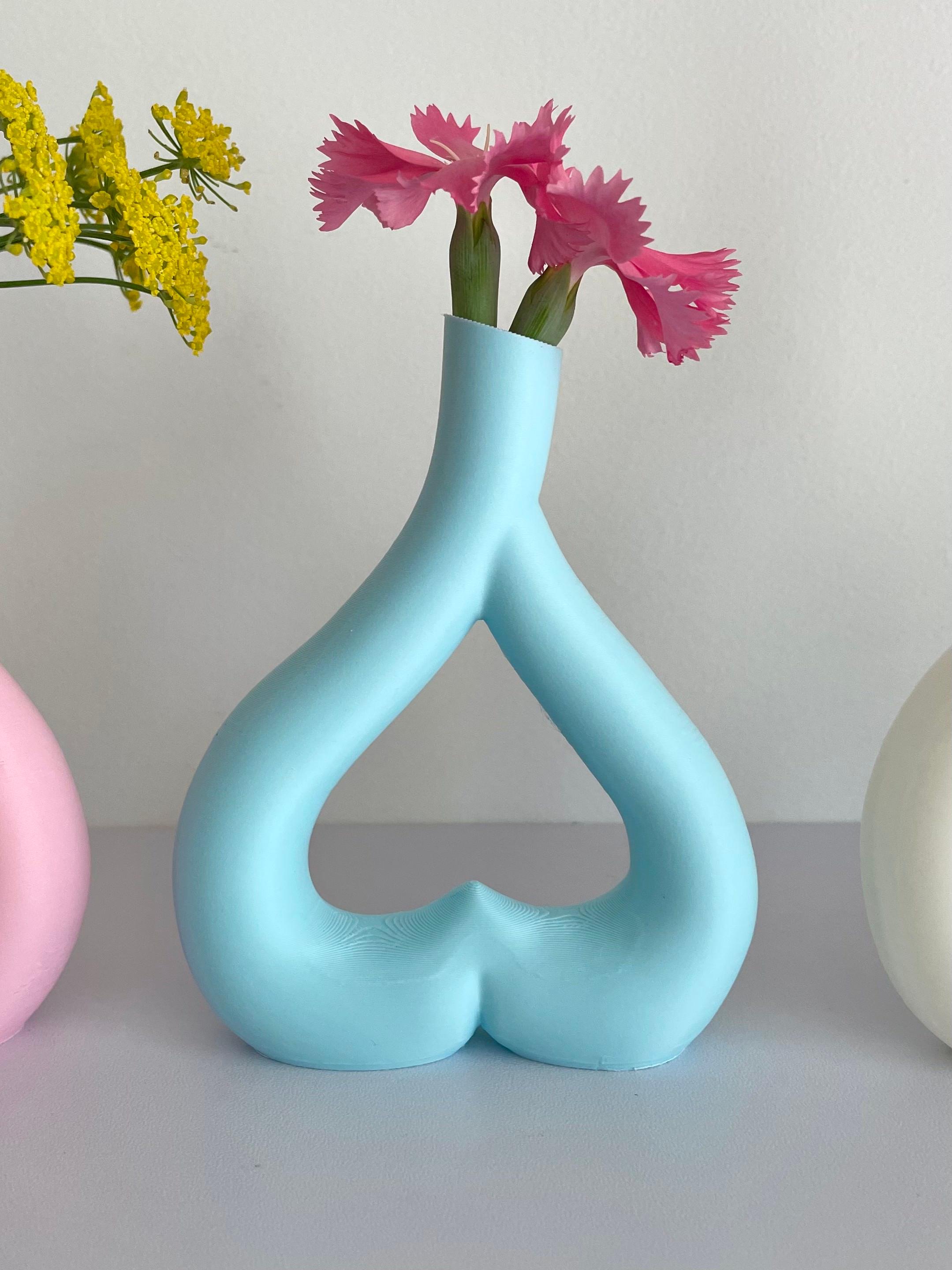 Heart Shaped Vase For Flowers / No Supports 3d model
