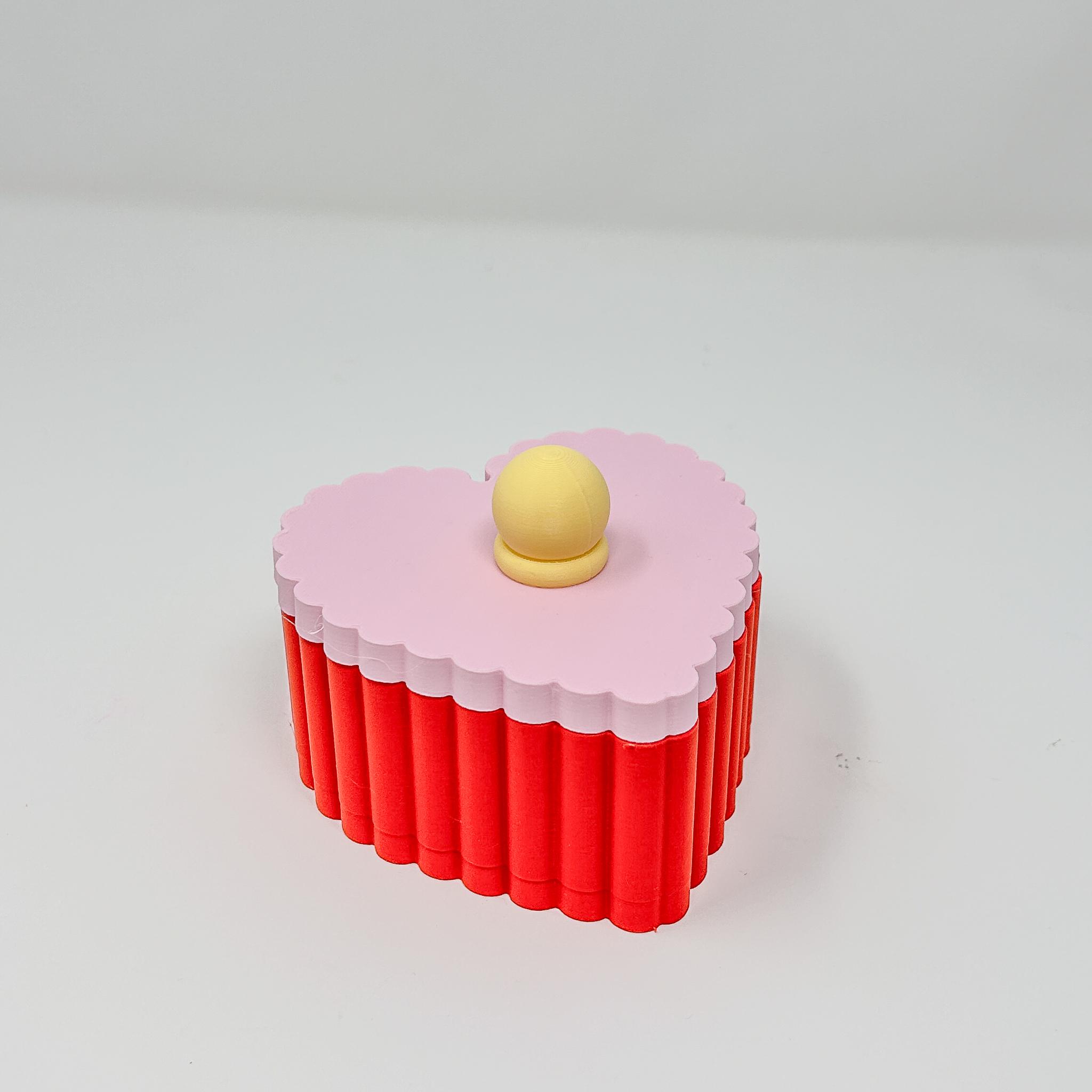 Free for One Week! - Retro Pleated Heart Trinket Box - Jewelry and Accesories Holder 3d model