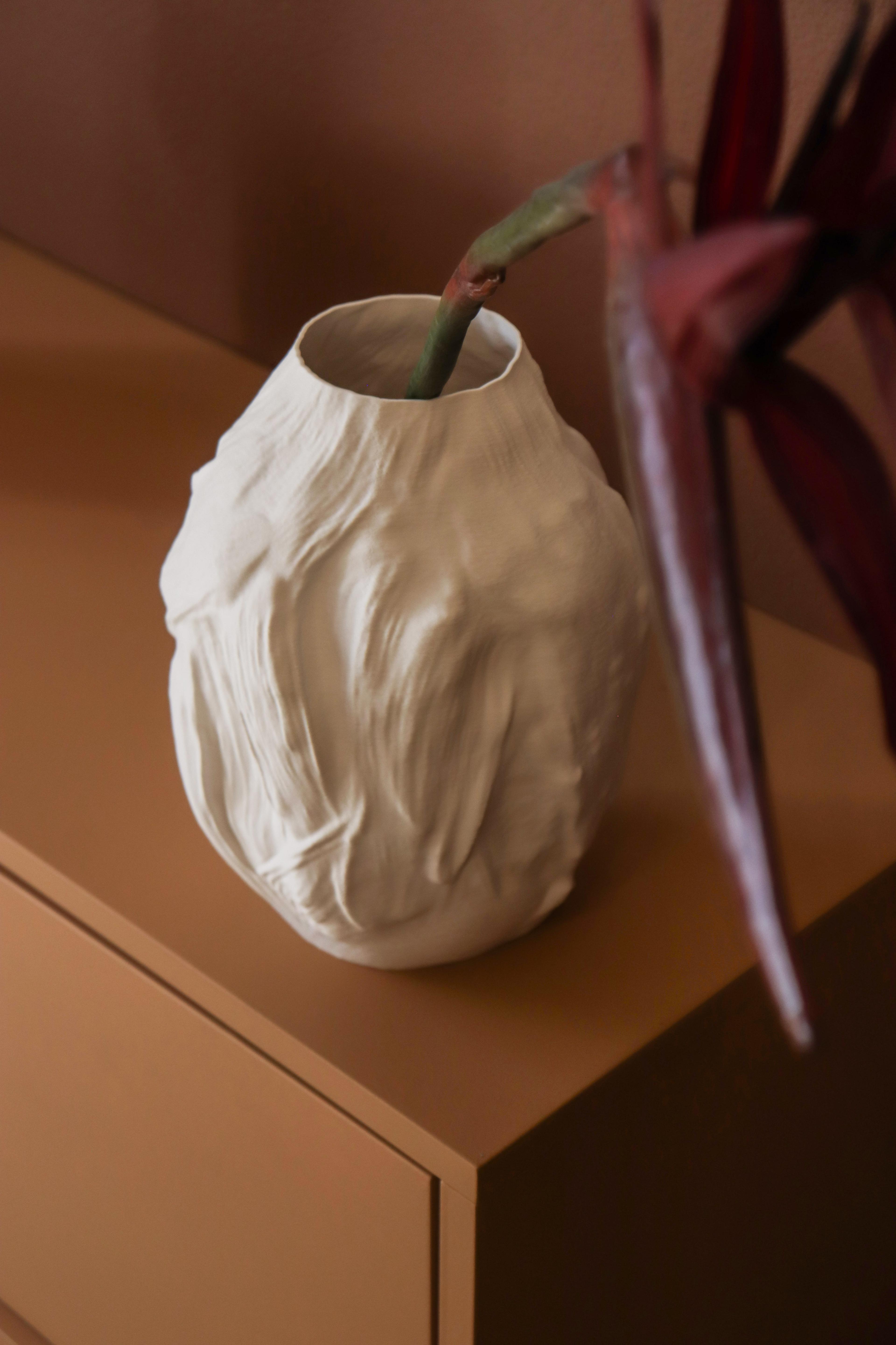 Atlas Painted Vase 3d model