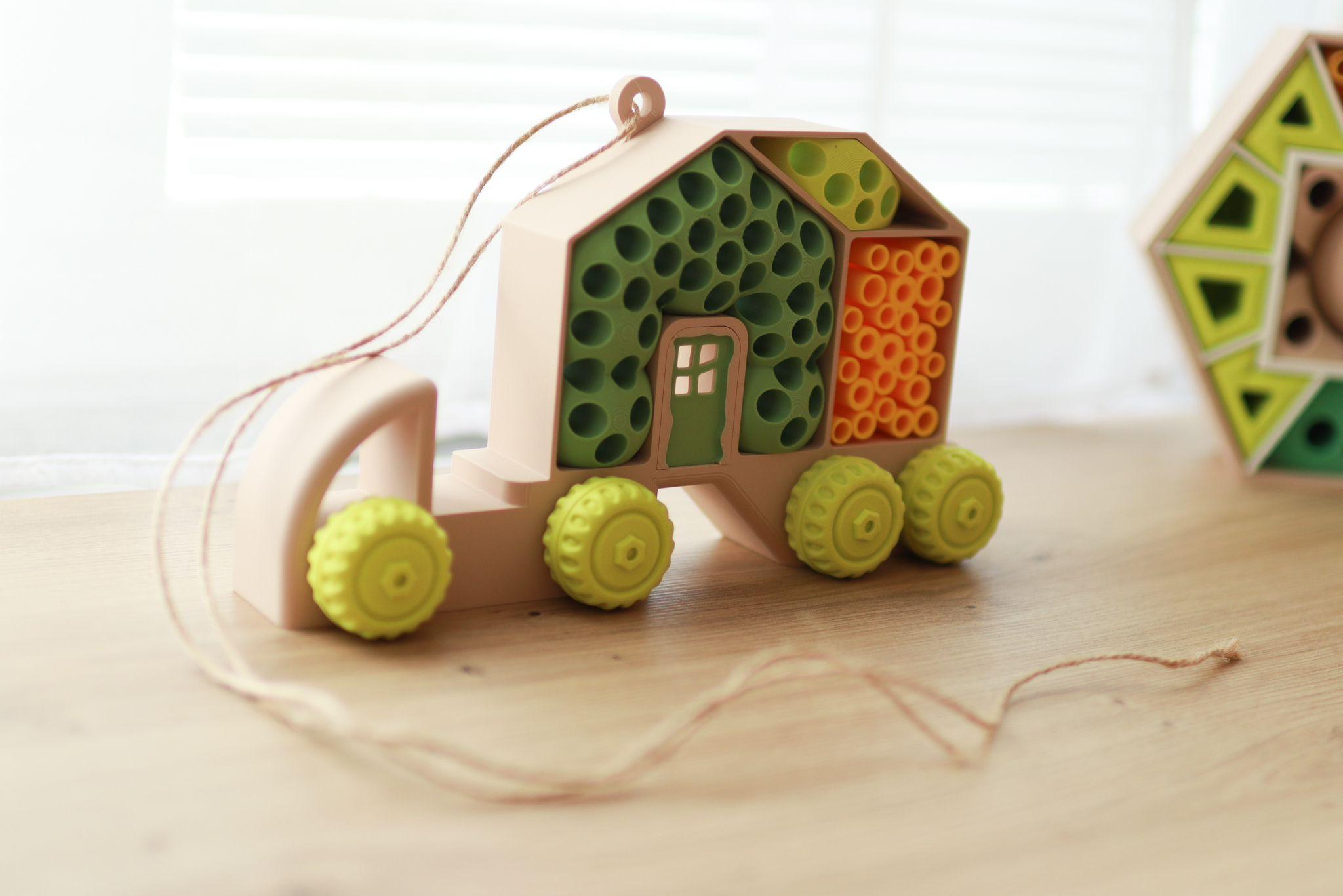 TOY TRUCK BUG HOTEL 3d model