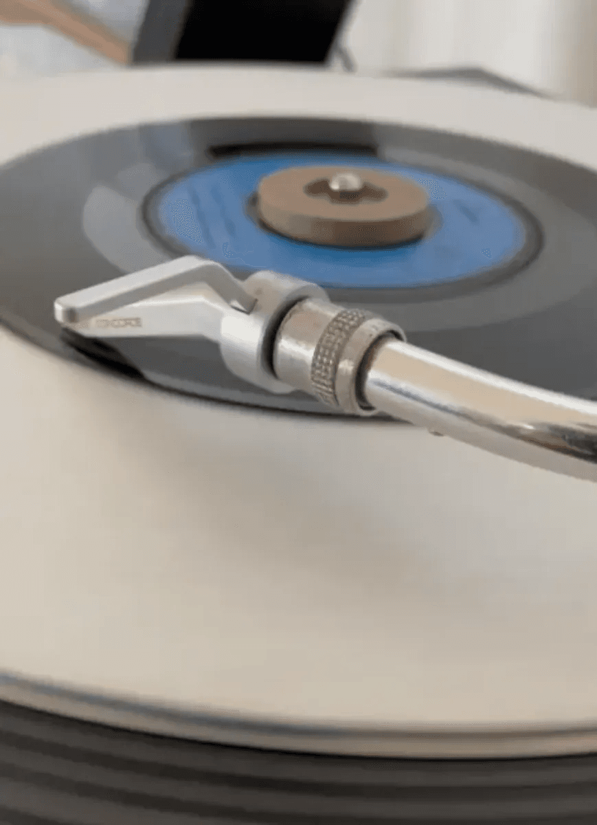 Mini Turntable Record Holder - 3D model by RetroMaker on Thangs