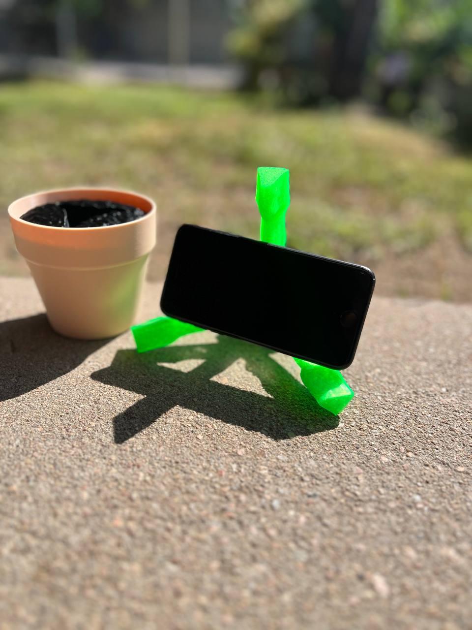 Phoney Cactus - The Moon Cactus Phone Stand 3d model