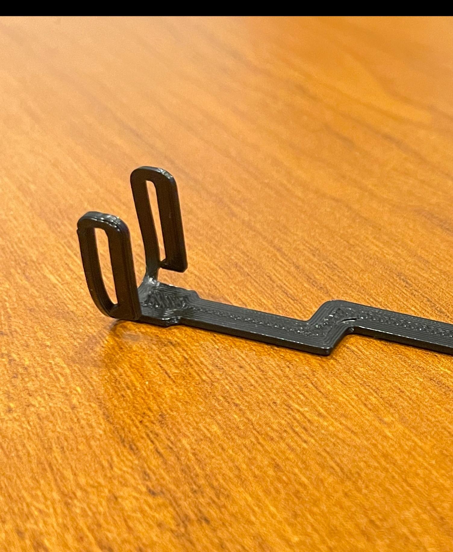 Stocking twist fix - Bend the tabs up, as shown - 3d model
