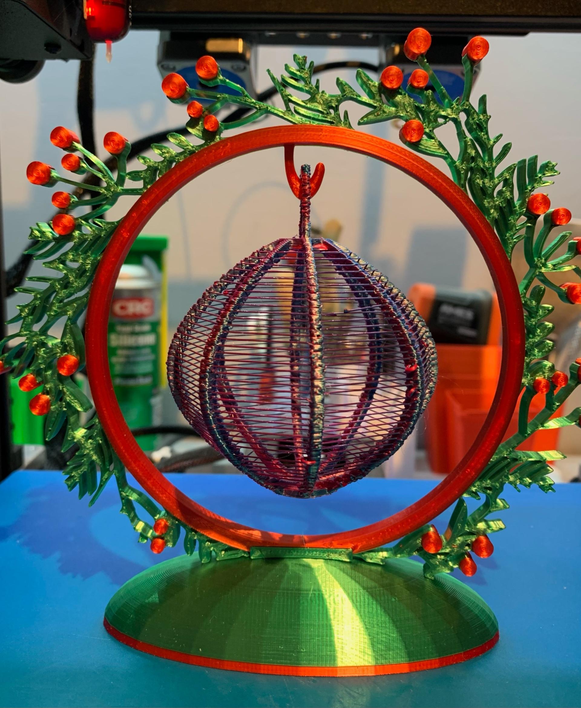 Christmas Wreath Bauble Display - I need a little more tweaking ... but still came out nice  Thanks!  - 3d model