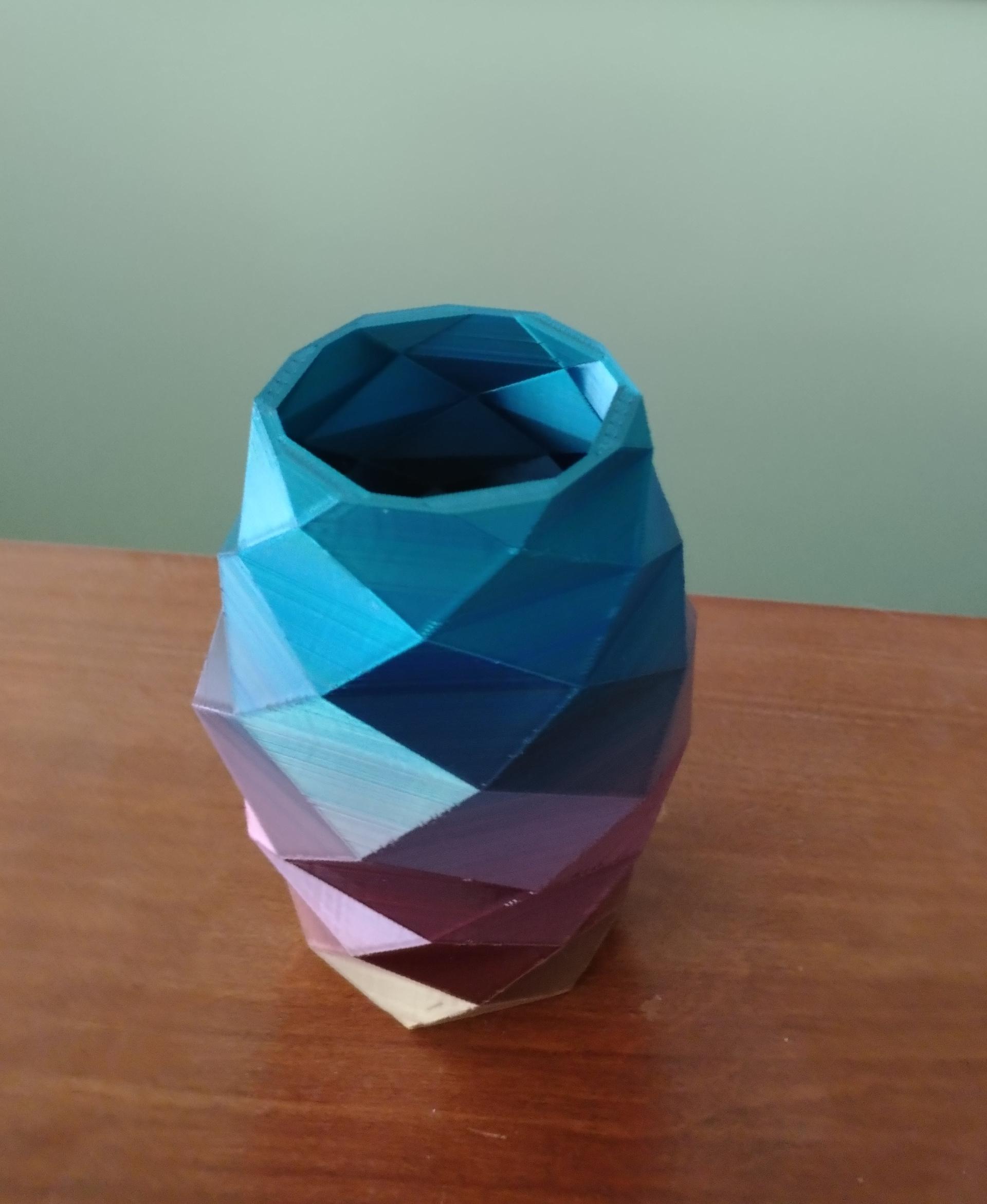 Geo-Vase 001 3d model