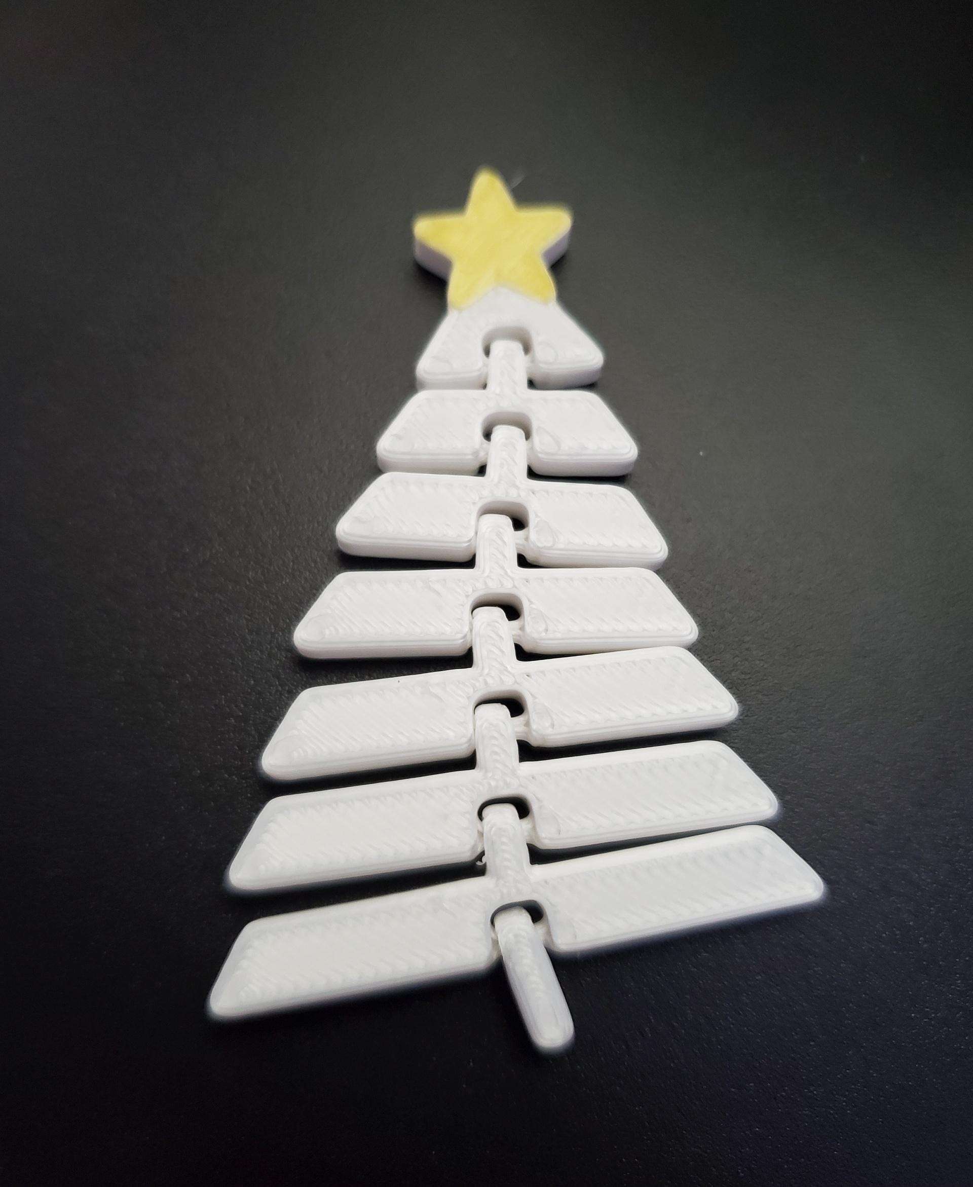 Articulated Christmas Tree with Star - Print in place fidget toy - 3mf - reprapper silk white - 3d model