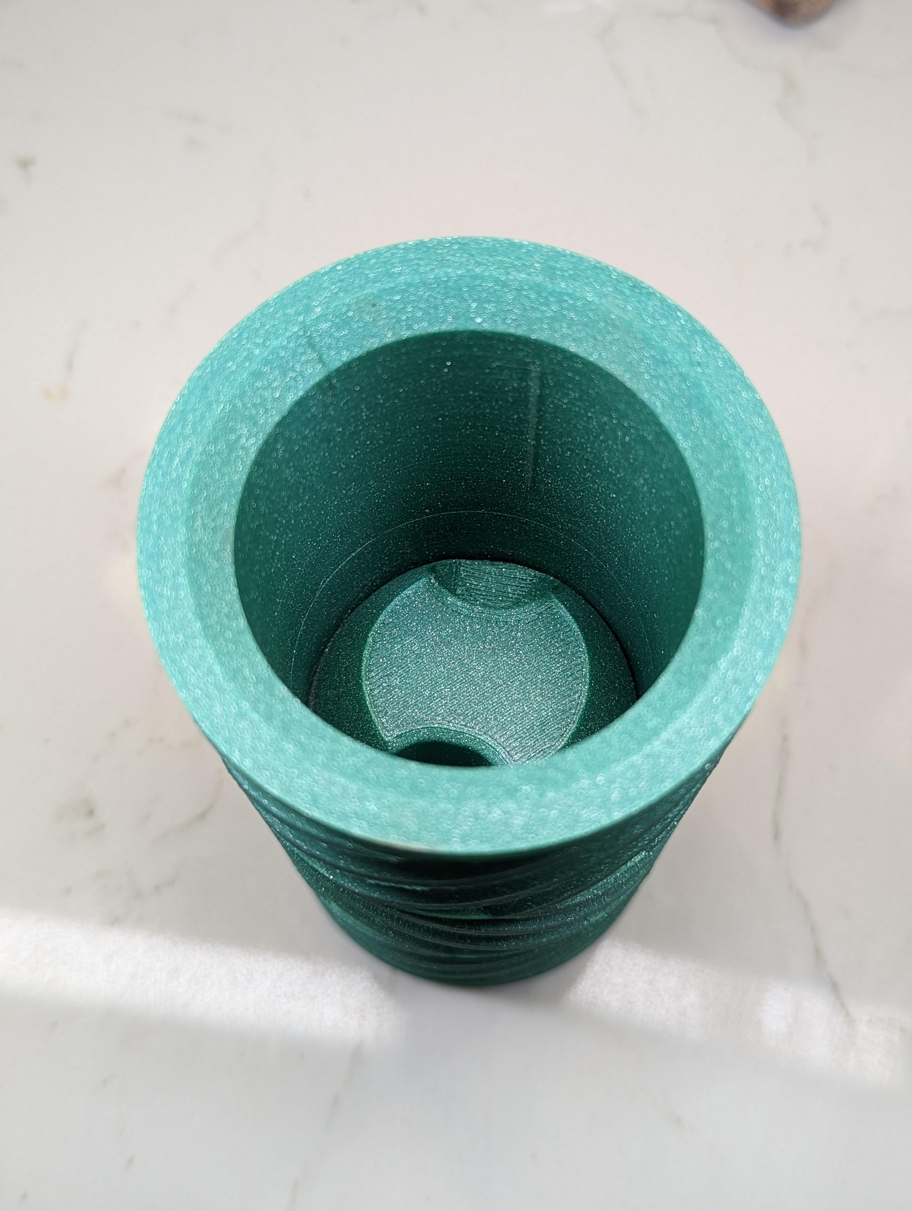 Spiral Vase (aka: Sneaky Holder) 3d model