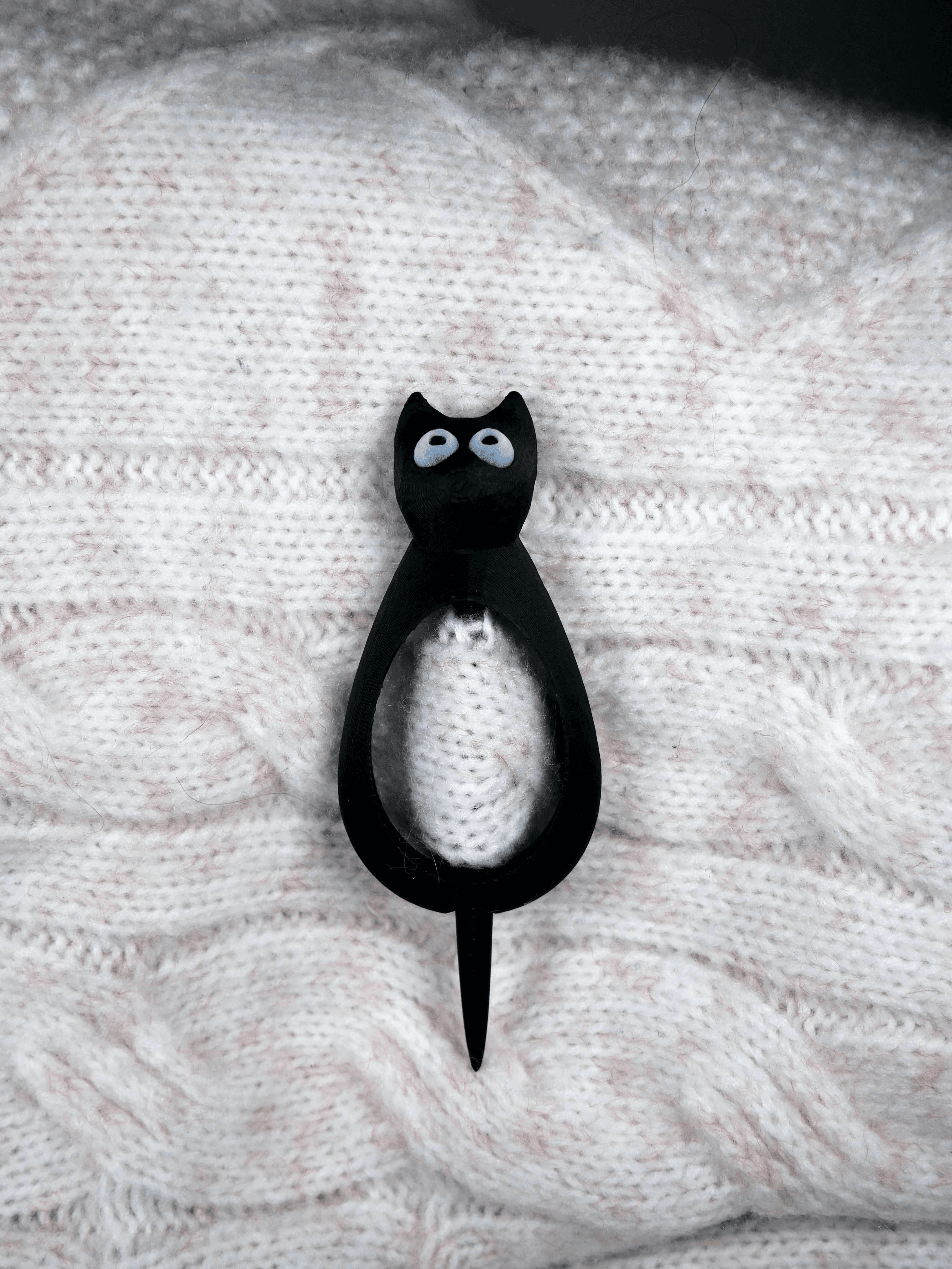 Cat Brooch - Easy print 3d model