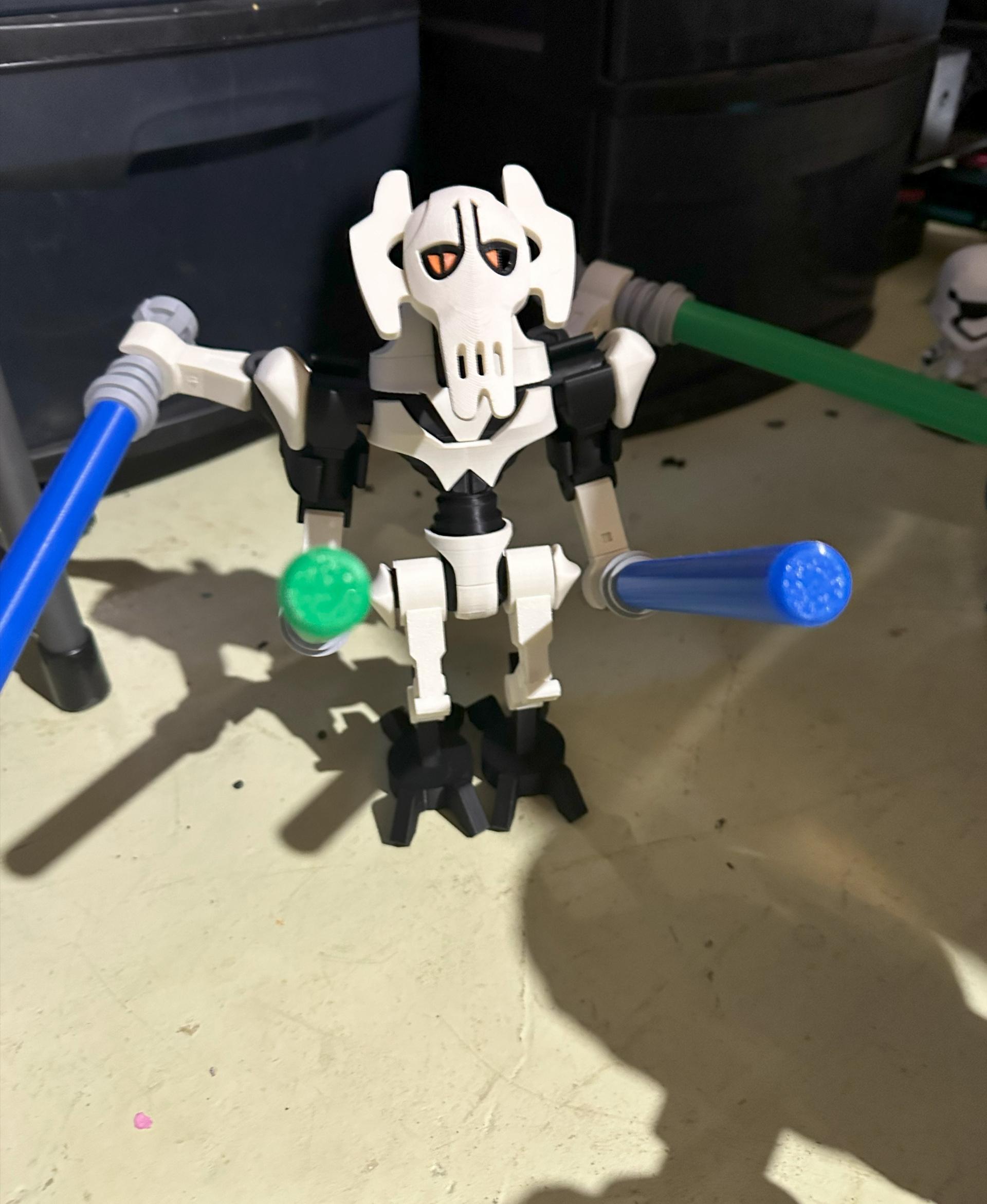 General Grievous (6:1 LEGO-inspired brick figure, NO MMU/AMS, NO supports, NO glue) - Yes, his eye fell out. - 3d model