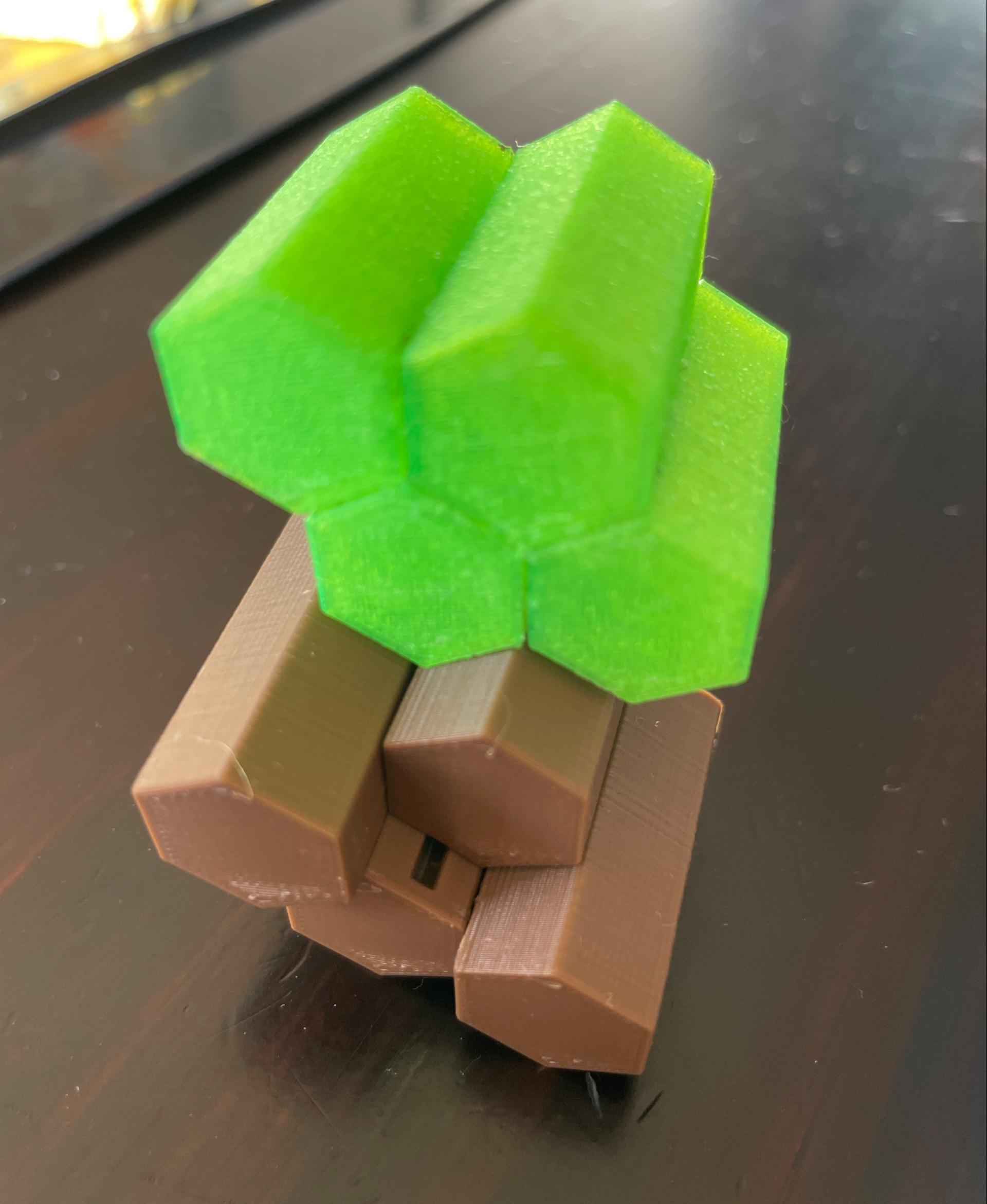 Fexahidget - fidget toy - My children are loving these. 
The brown one in PLA got sliding ok, the PETG attempt in green hasn’t, so definitely trying your next model with different tolerances. 
Maybe one day I’ll learn how to tweak slice settings myself to adjust for different materials. - 3d model