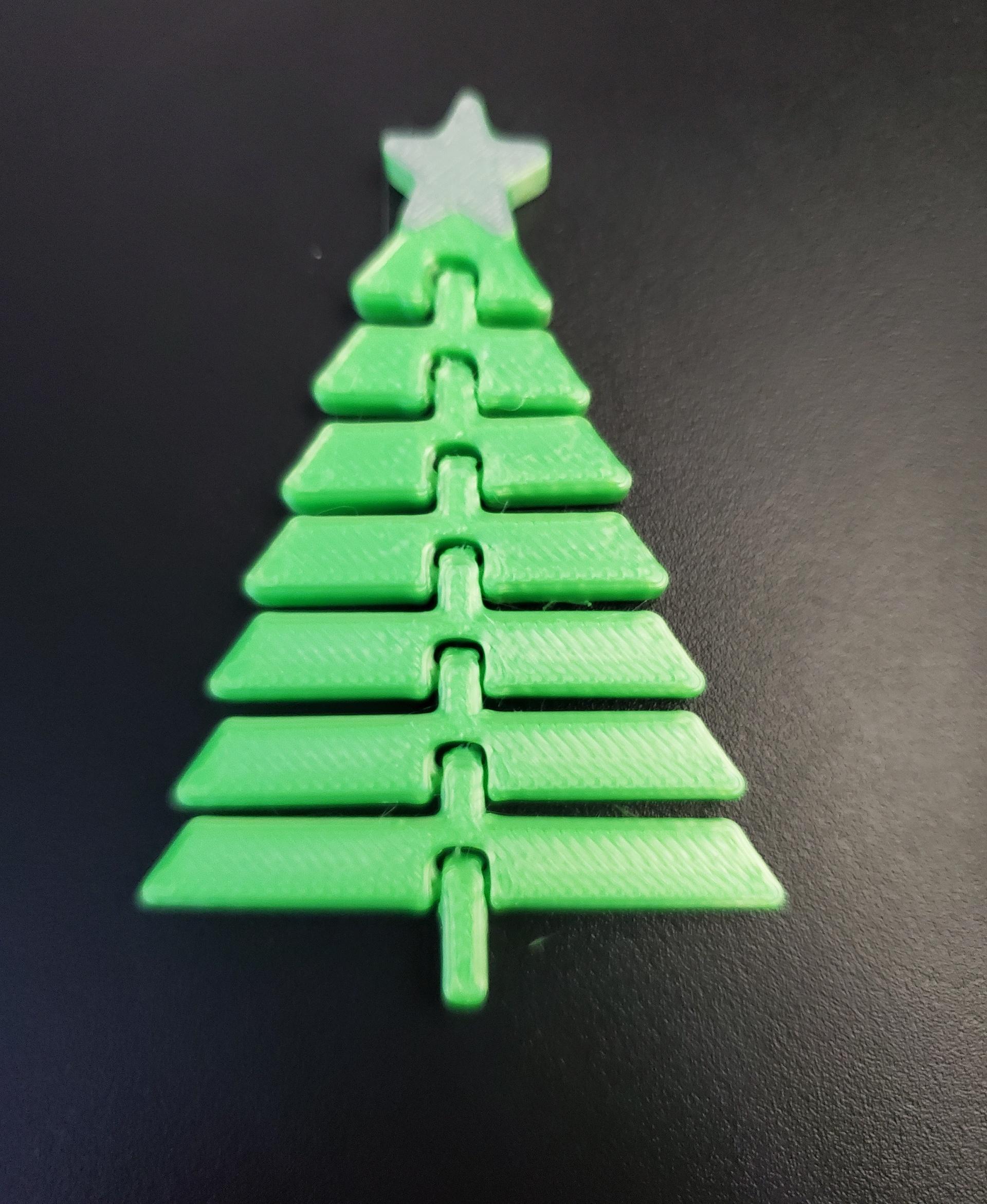 Articulated Christmas Tree with Star - Print in place fidget toy - 3mf - Yousu silk lime green - 3d model