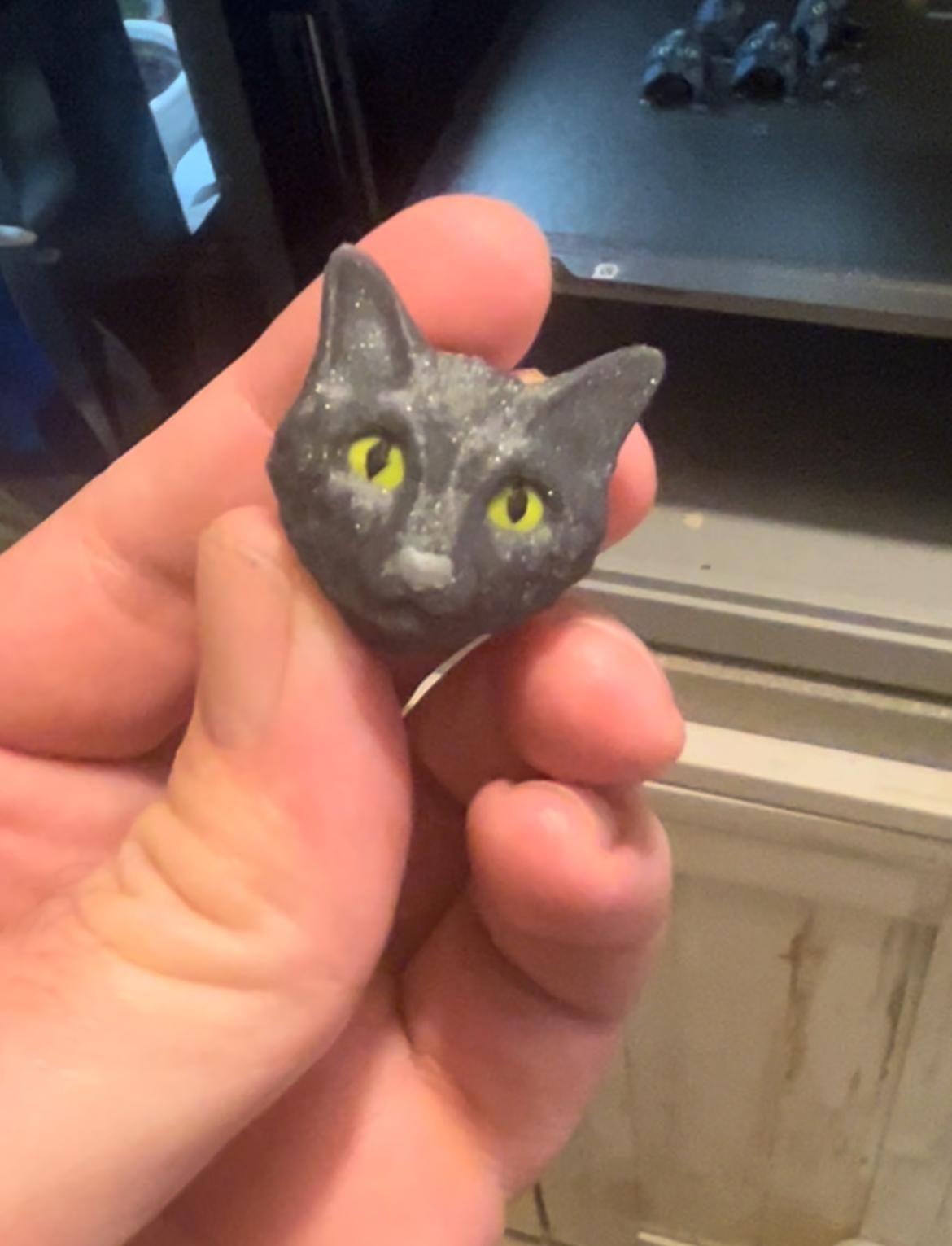 Cute Cat Magnet 3d model
