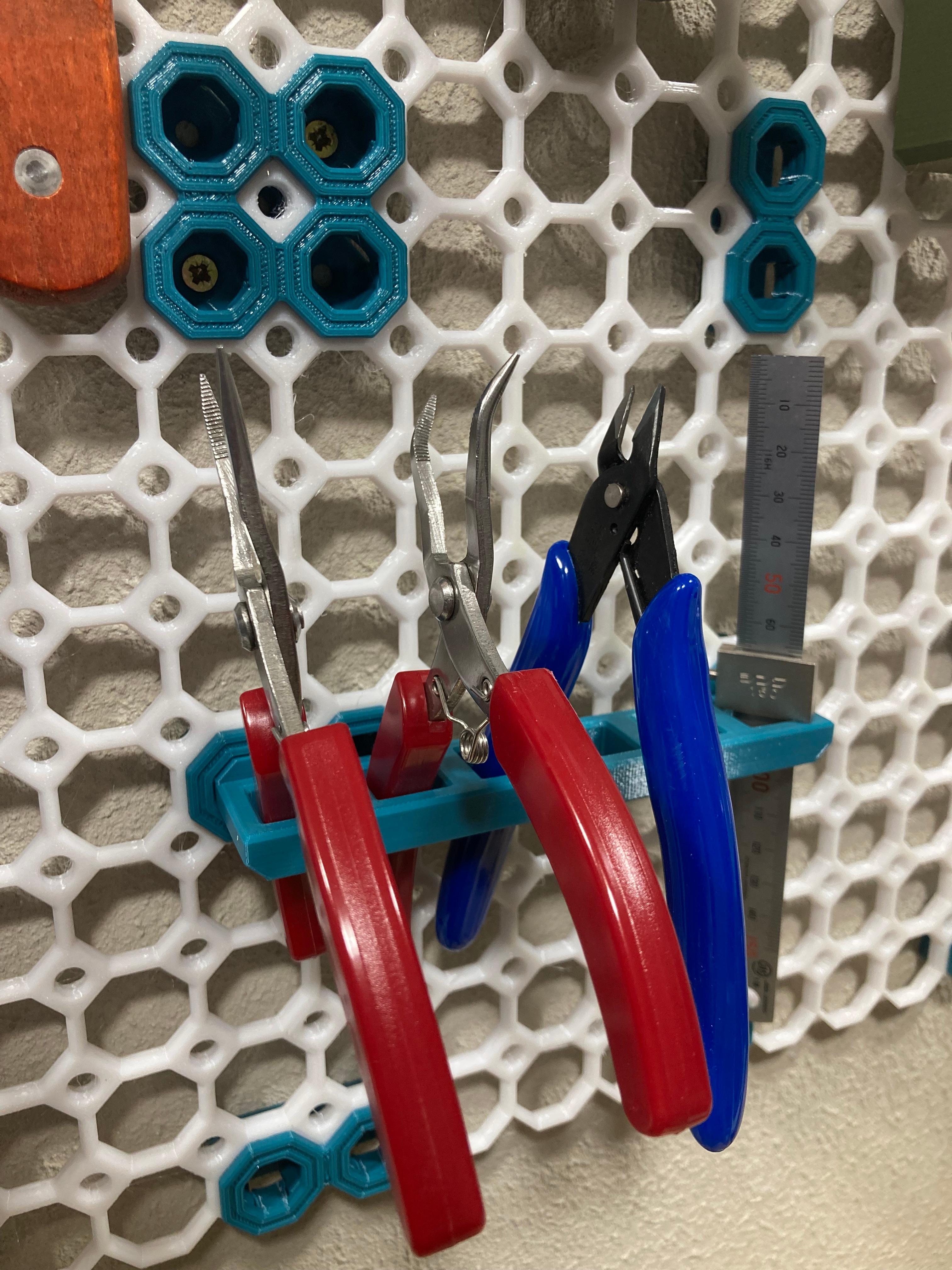 Small pliers, cutter holder for Multiboard 3d model