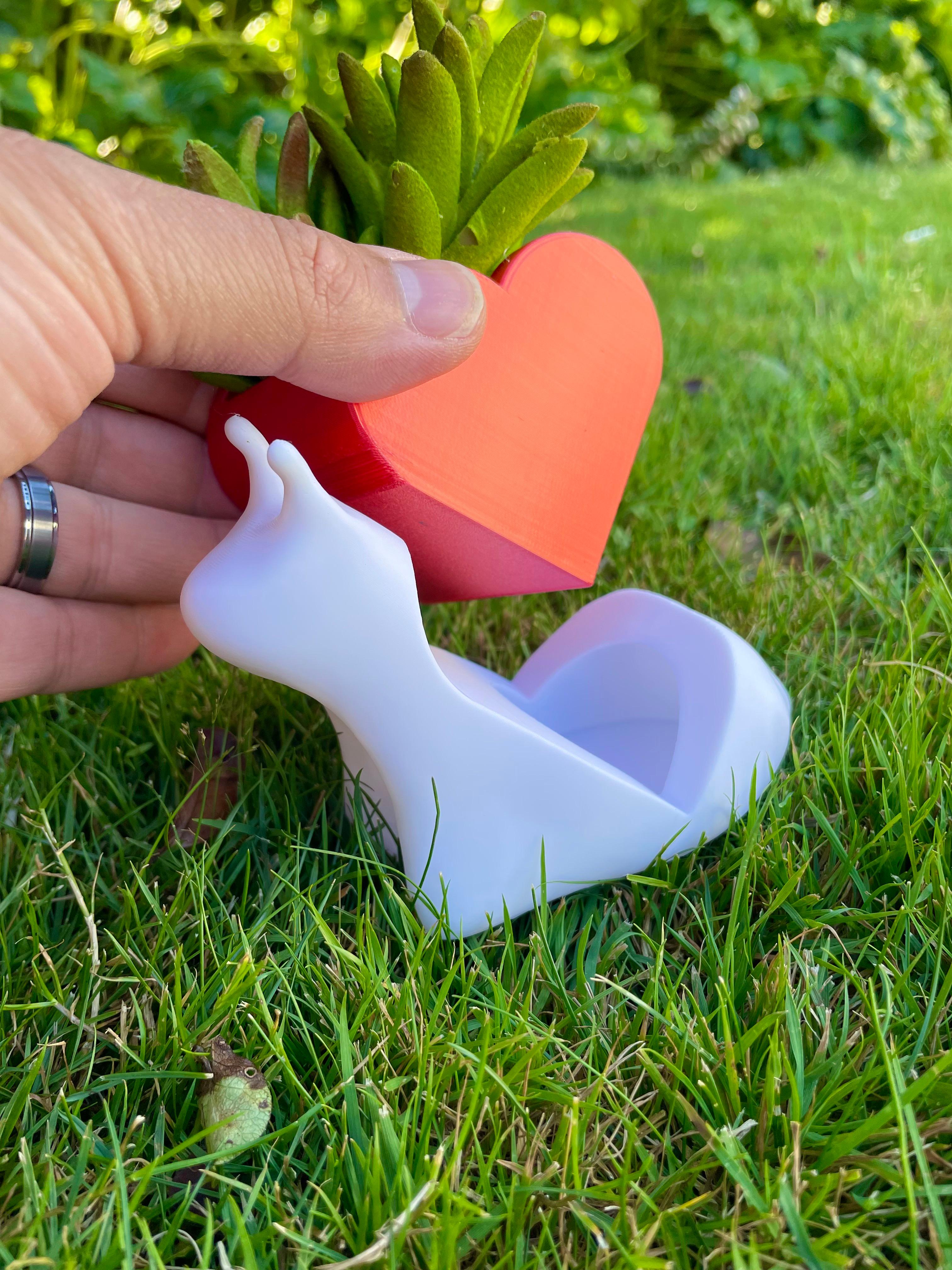 Snail With Heart Planter / Multiparts  3d model