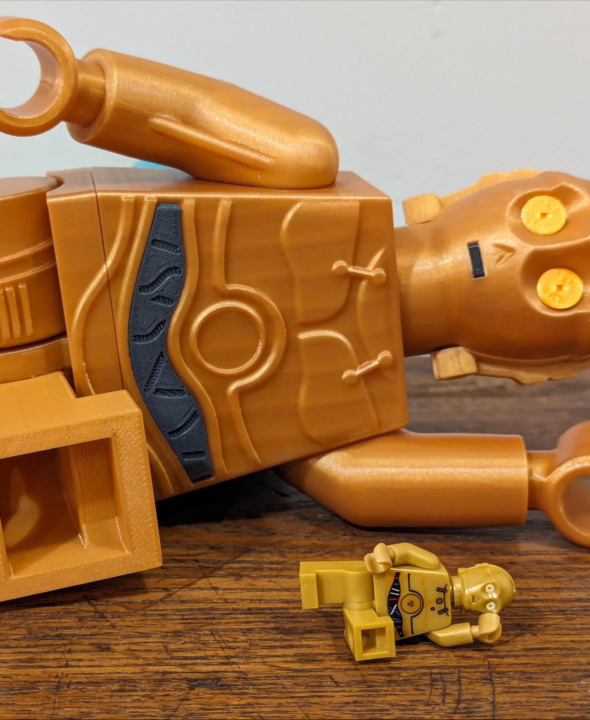 C-3PO (9 inch brick figure, NO MMU/AMS, NO supports, NO glue) - Printed in 
@AtomicFilament 
- True Gold
- Silky Sunset
- Gun Metal Gray

#Filamatrix
- Silver

Man I really dislike Thangs make functionality  - 3d model