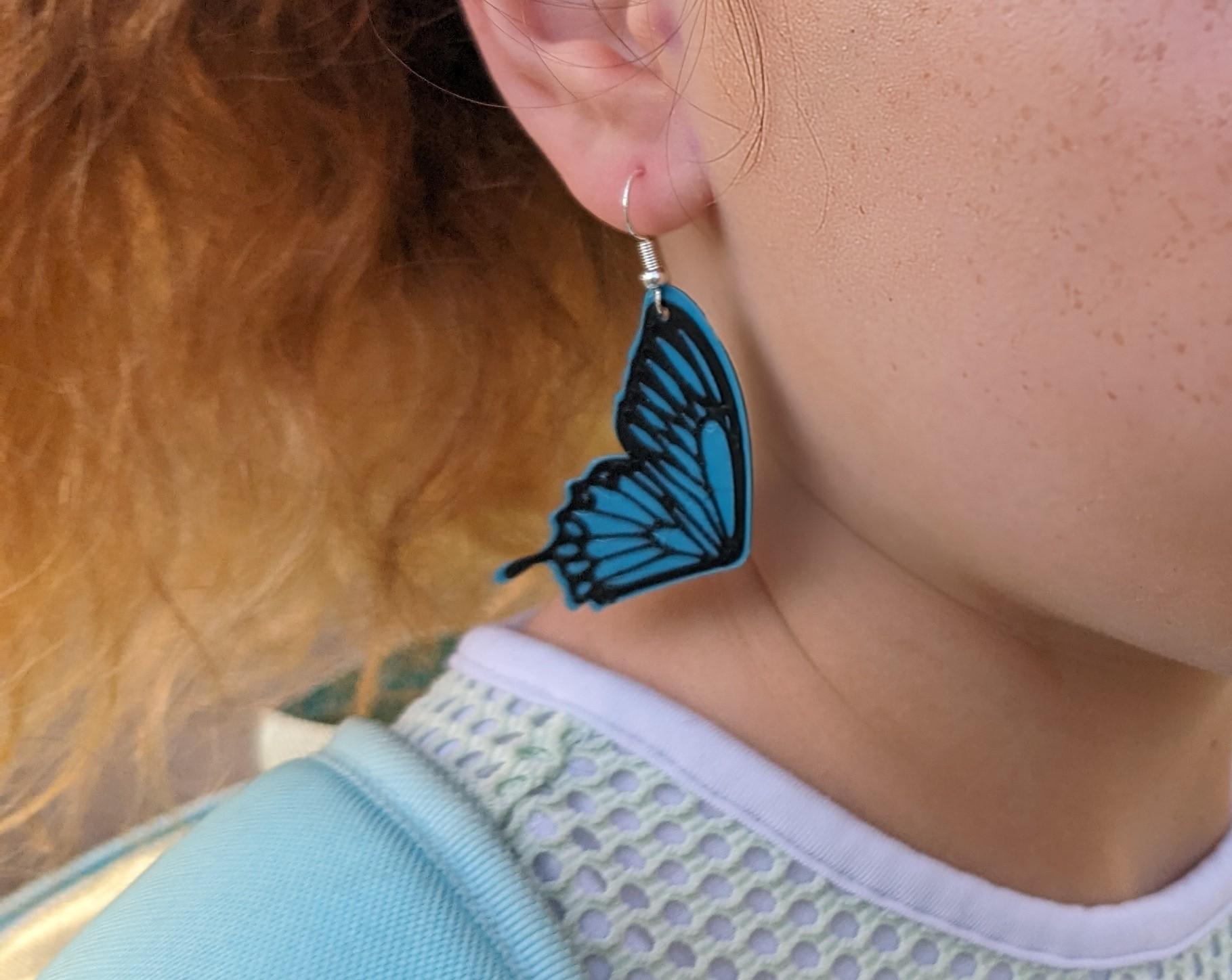 Filament change two-color butterfly wing earrings, no abs, hole for post included, monarch 3d model
