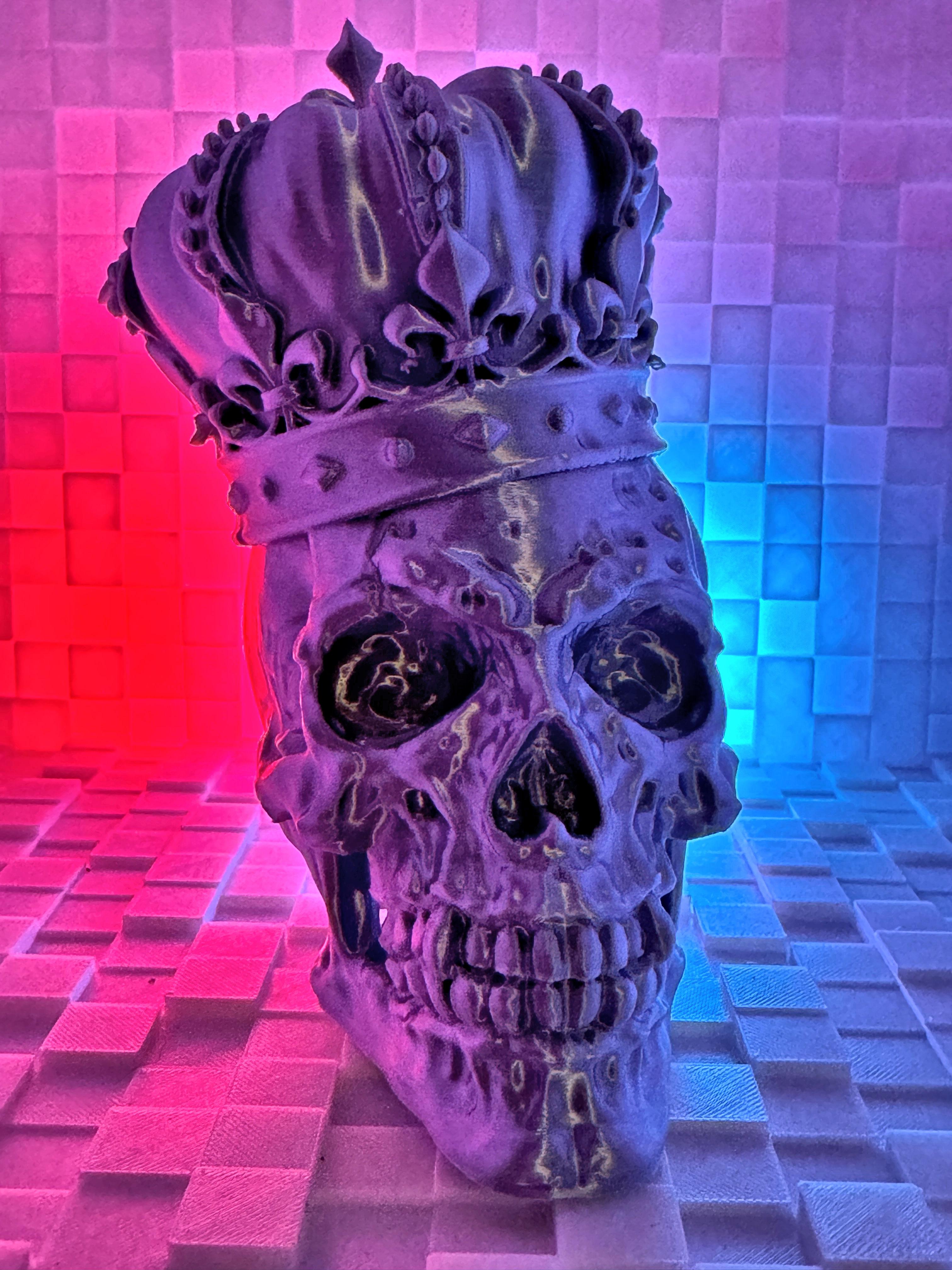 Skull with Crown - Home Decor 3d model