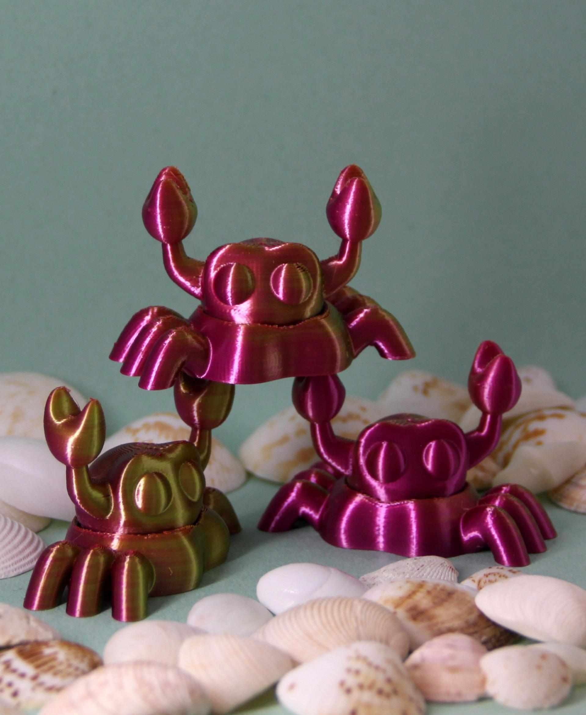 Cute Spinner Crab Desk Pal - Really cute crab, printed in Overture dual silk Green-Magenta - 3d model