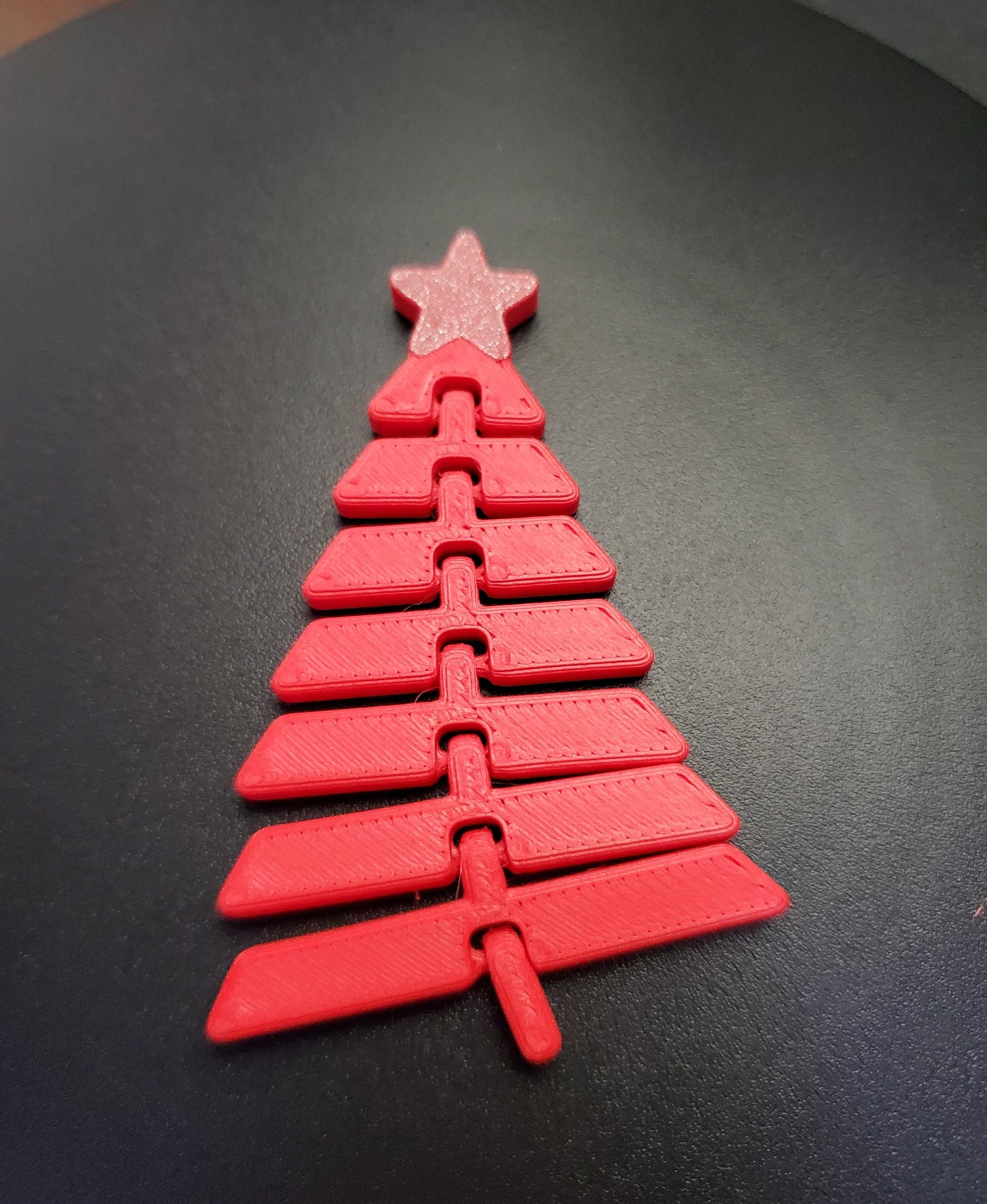 Articulated Christmas Tree with Star - Print in place fidget toy - 3mf - polyterra lava red - 3d model