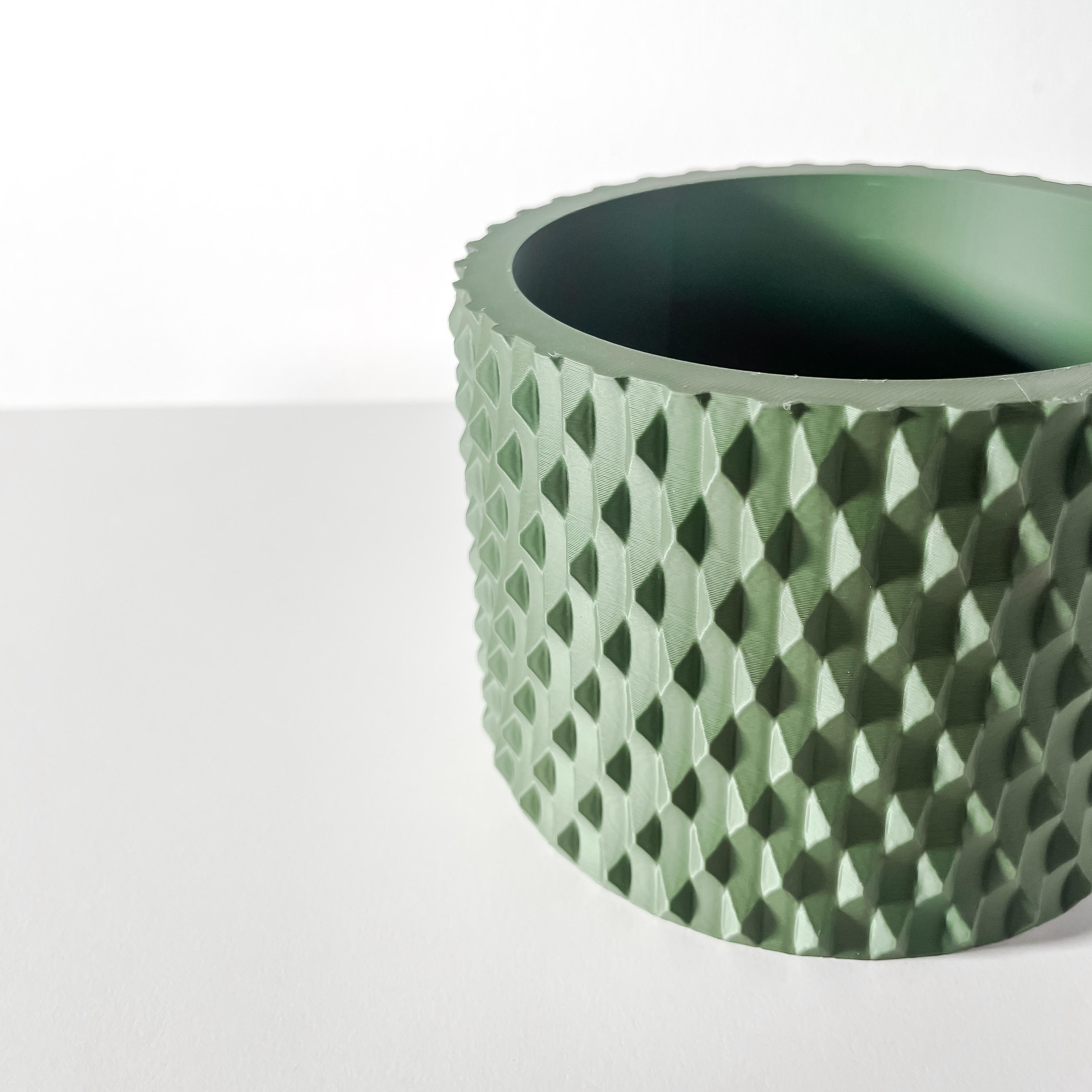 The Ondir Planter Pot with Drainage Tray & Stand Included | Modern and Unique Home Decor 3d model